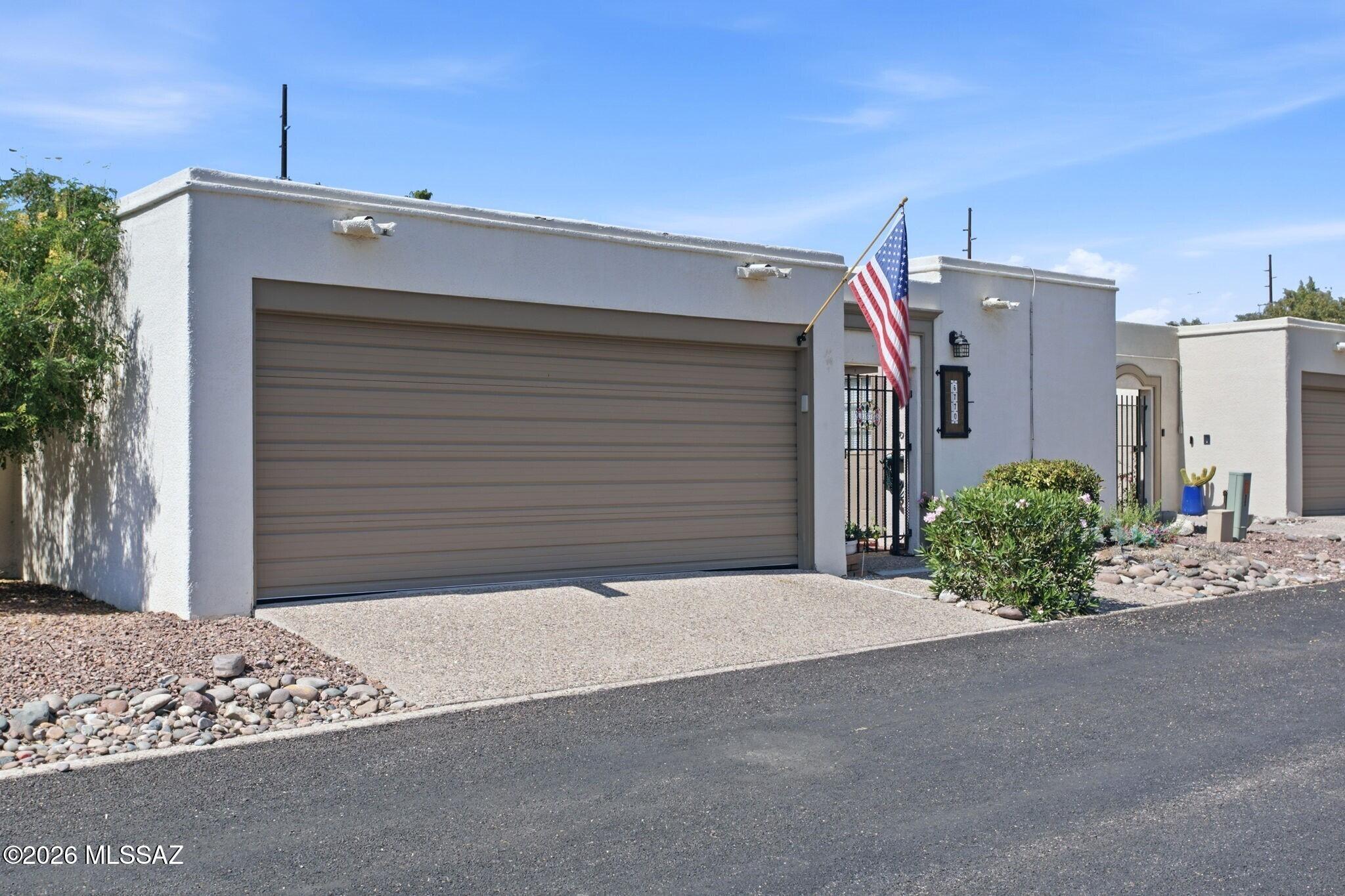 El Dorado Townhomes - Residential