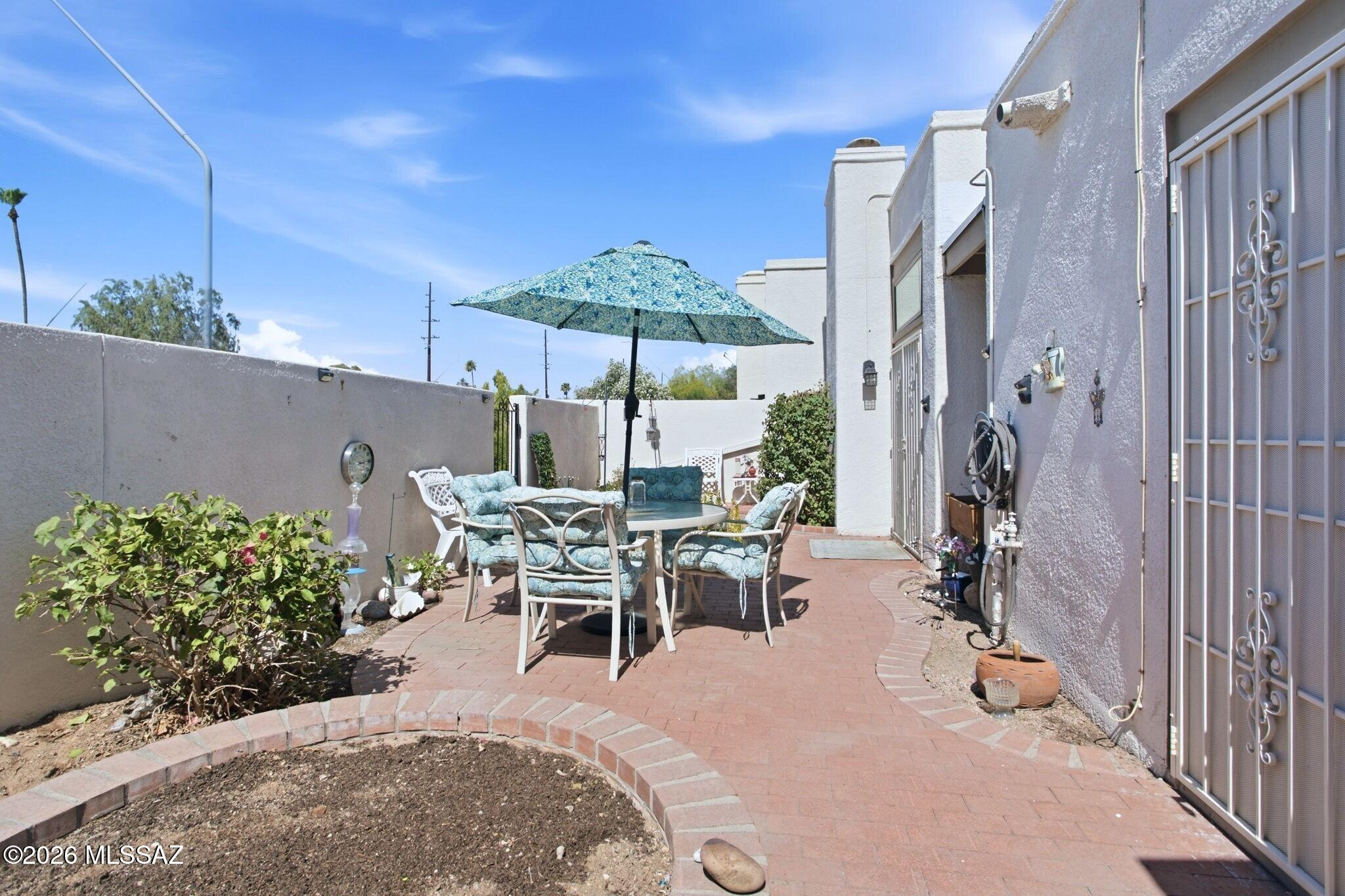 El Dorado Townhomes - Residential