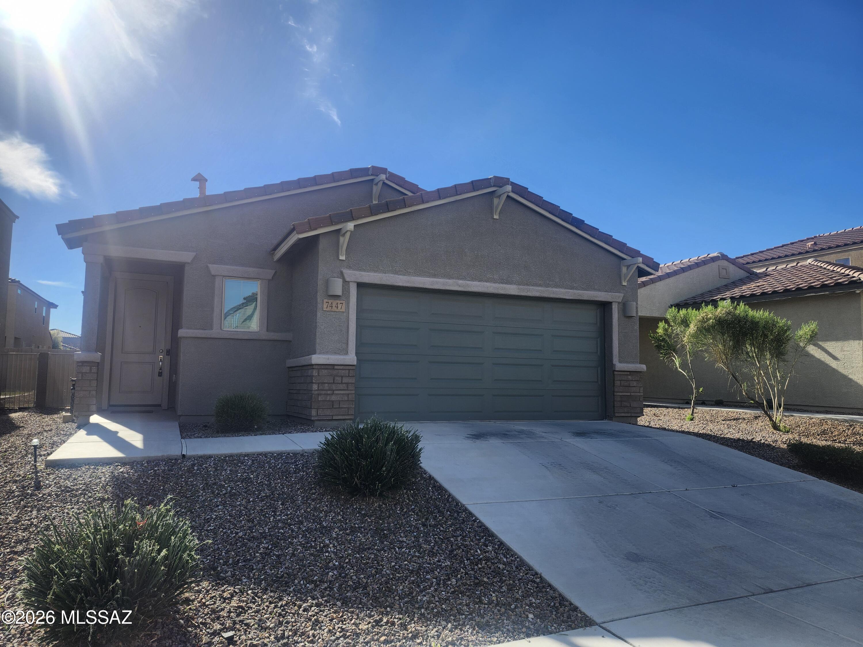 La Estancia De Tucson (411-664) - Residential Lease