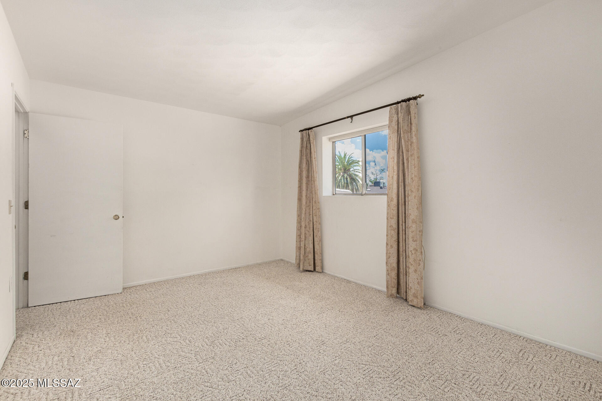 New Tucson Unit NO. 4 (1-203) - Residential