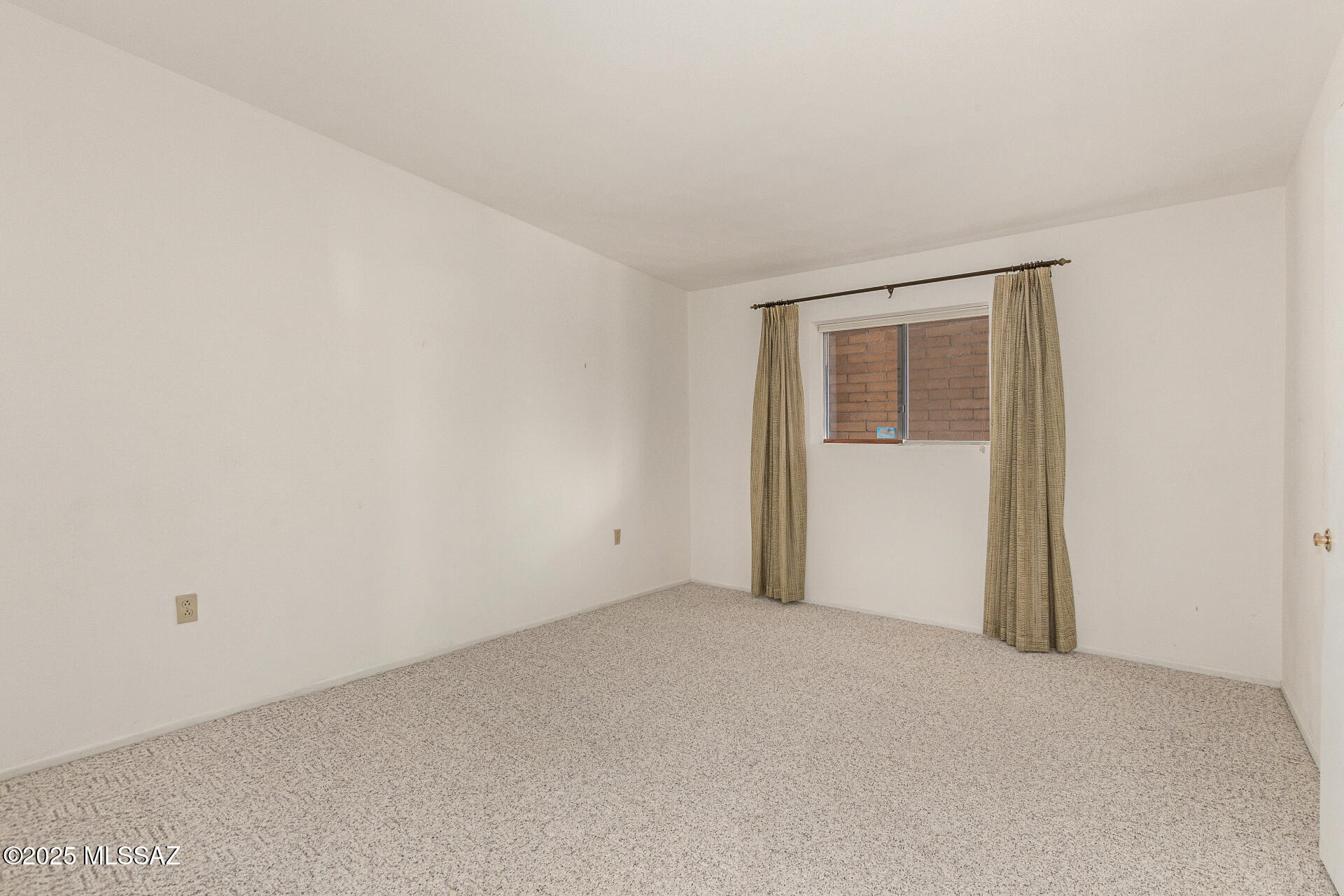 New Tucson Unit NO. 4 (1-203) - Residential