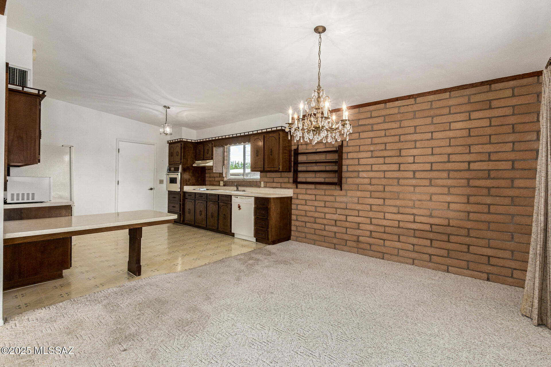 New Tucson Unit NO. 4 (1-203) - Residential