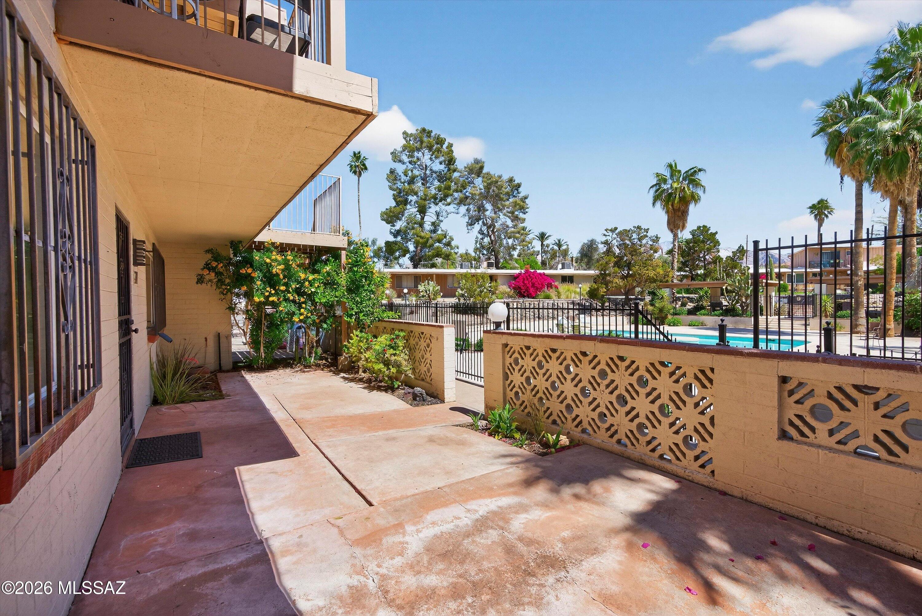 Oracle North Condominiums - Residential