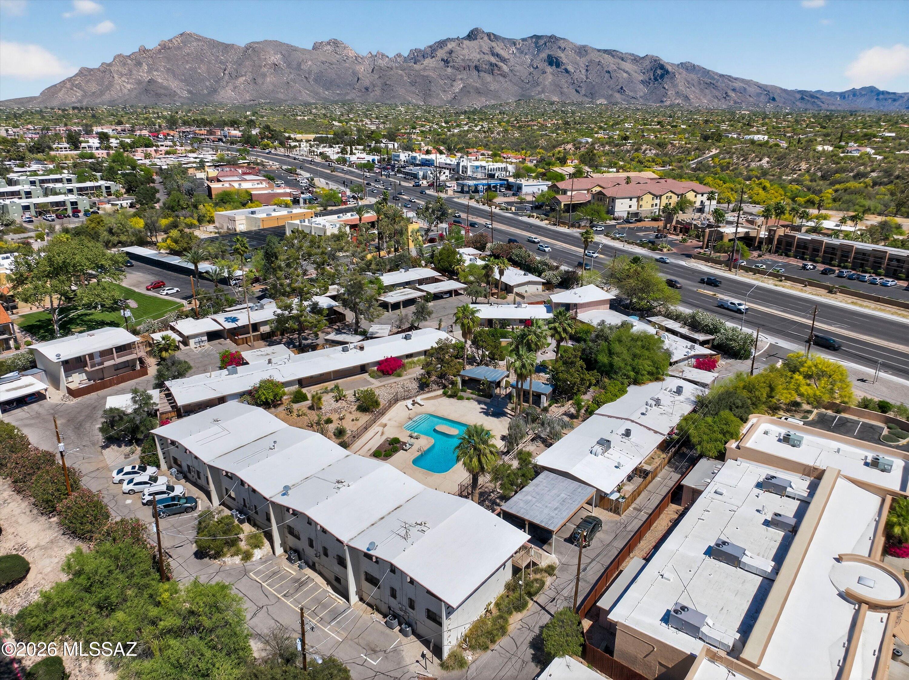 Oracle North Condominiums - Residential