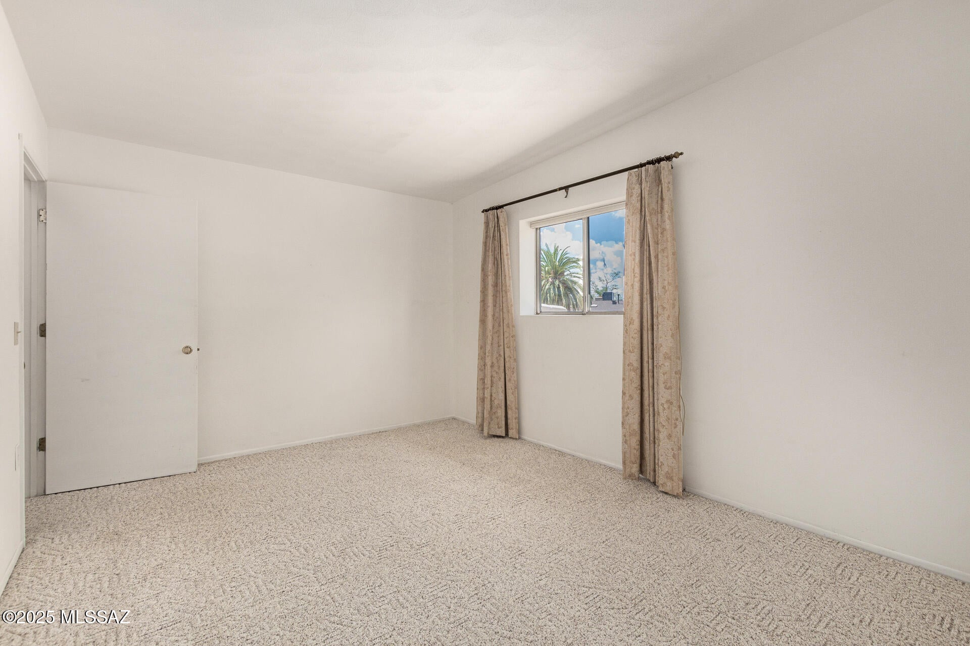 New Tucson Unit NO. 4 (1-203) - Residential