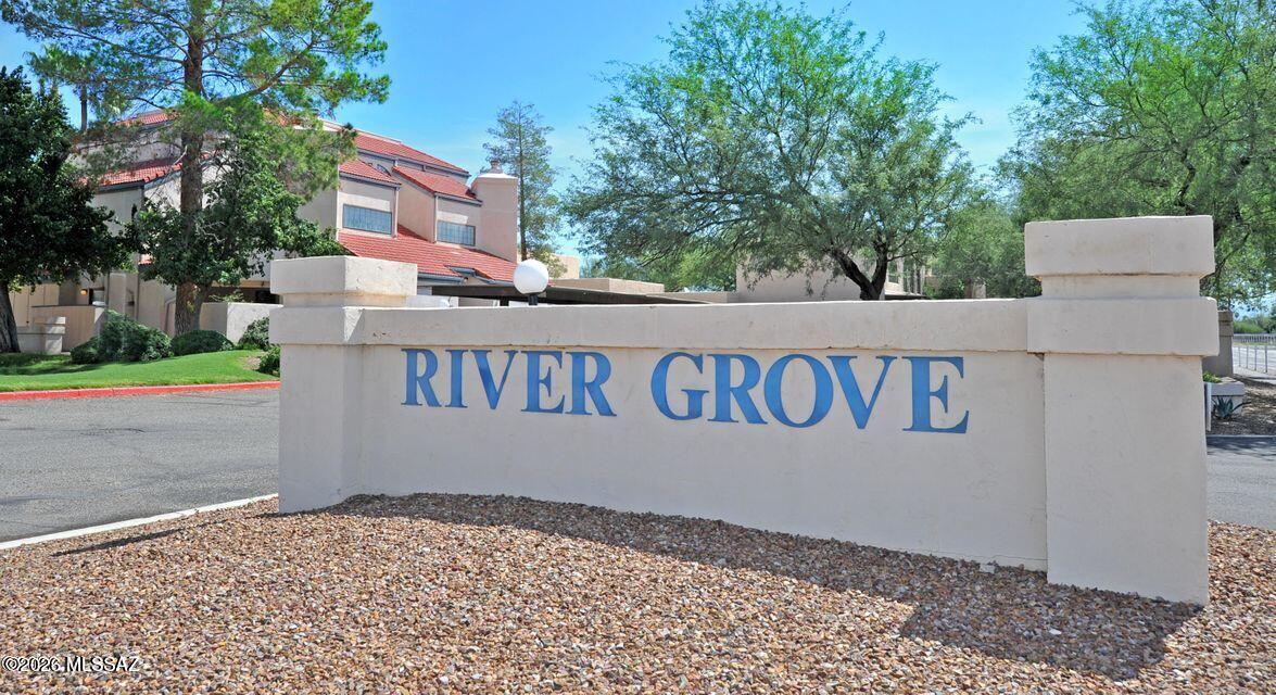Beautiful 2 bedroom, 2 bathroom condominium in a great location. Loaded with upgrades inside and out.
Close to a variety of restaurants and grocers, the Tucson Mall and the U/A. Split floor plan with double-pane
floor-to-ceiling windows and a private flagstone patio that's perfect for your morning coffee. Newer, big ticket
items include: A/C, water heater, refrigerator, washer/dryer.
 Ample internal & external storage. Lush, well-maintained grounds. 
Amenities include 2 pools, spas, barbeques and gated access to the Rillito River Bike Path.