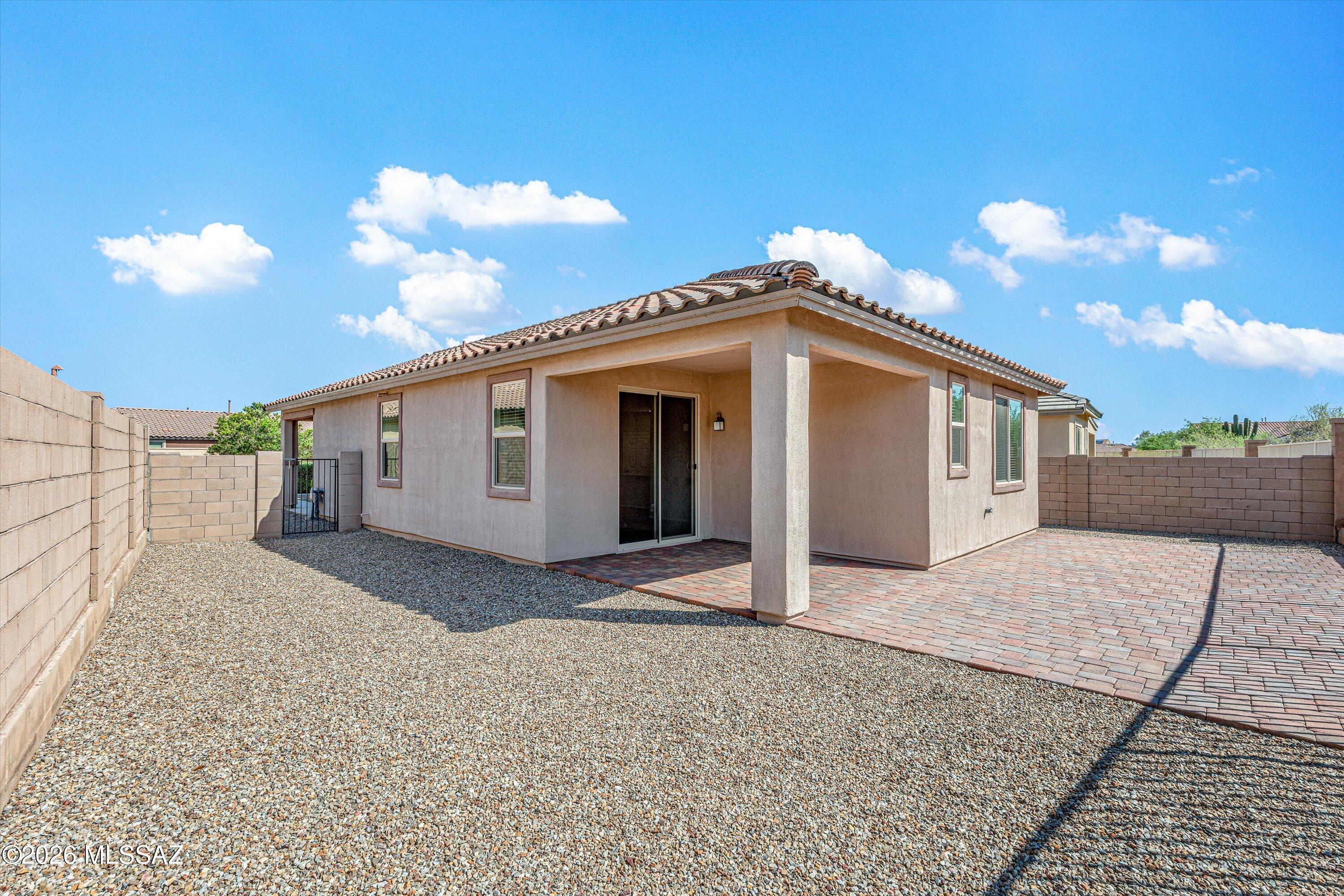 Entrada Del Rio - Residential