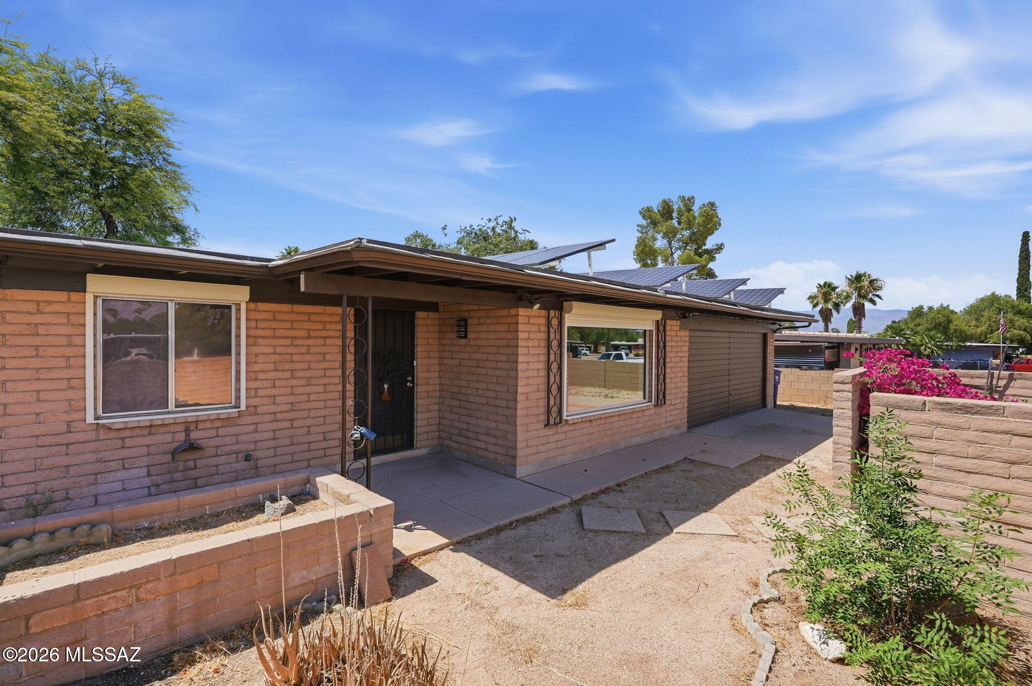 Essex Gardens East (1-44) - Residential