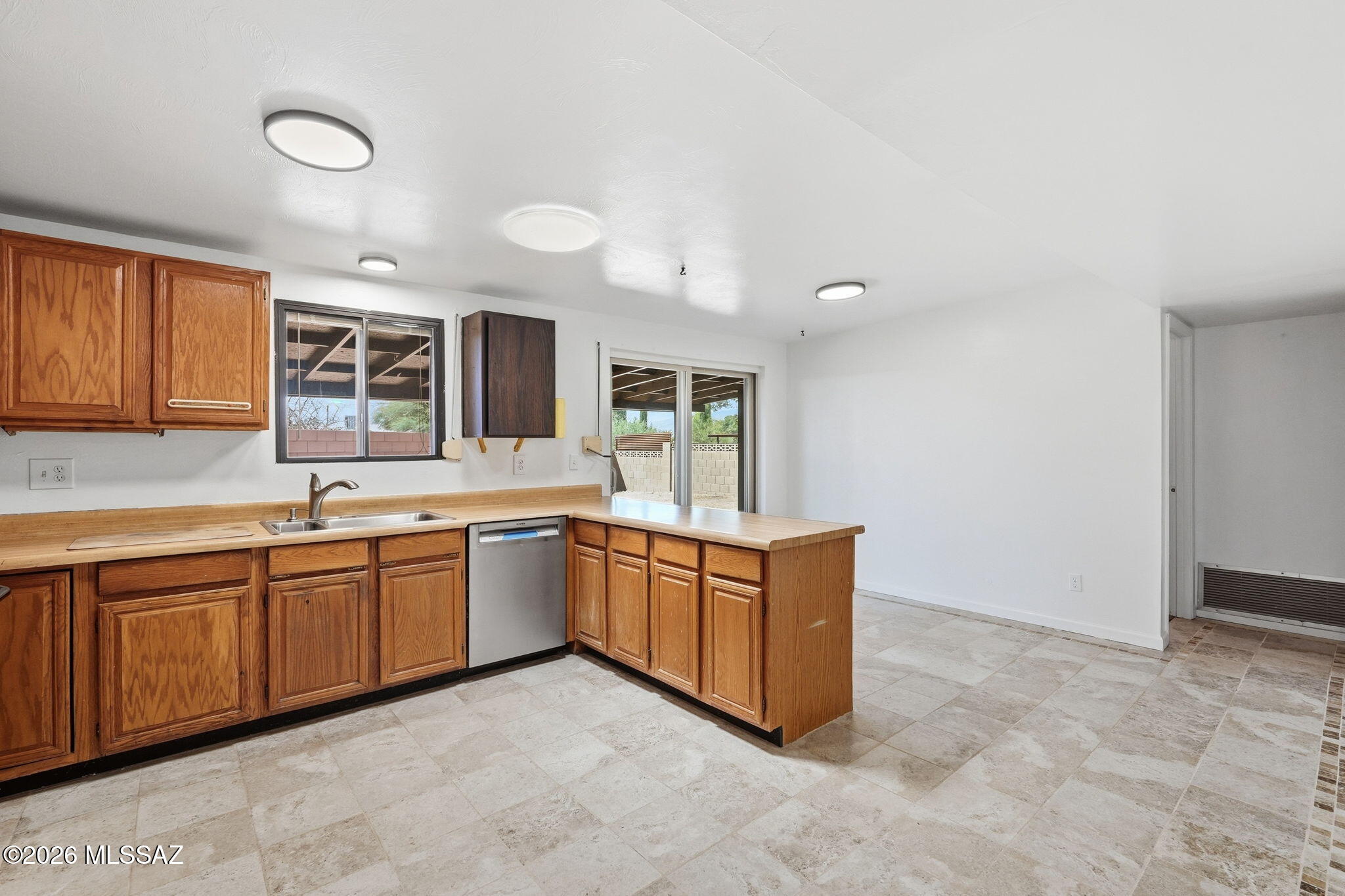 Essex Gardens East (1-44) - Residential