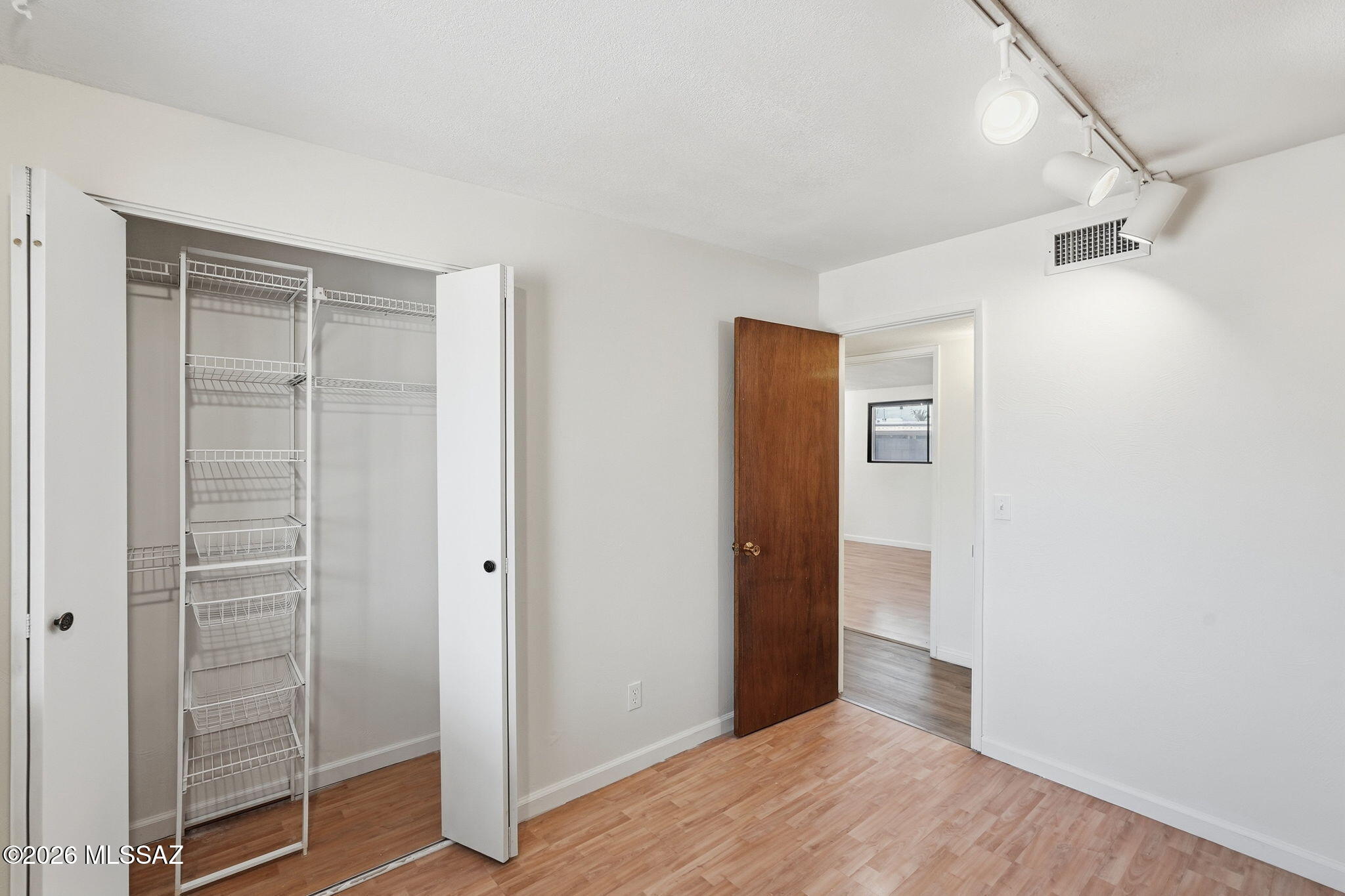 Essex Gardens East (1-44) - Residential