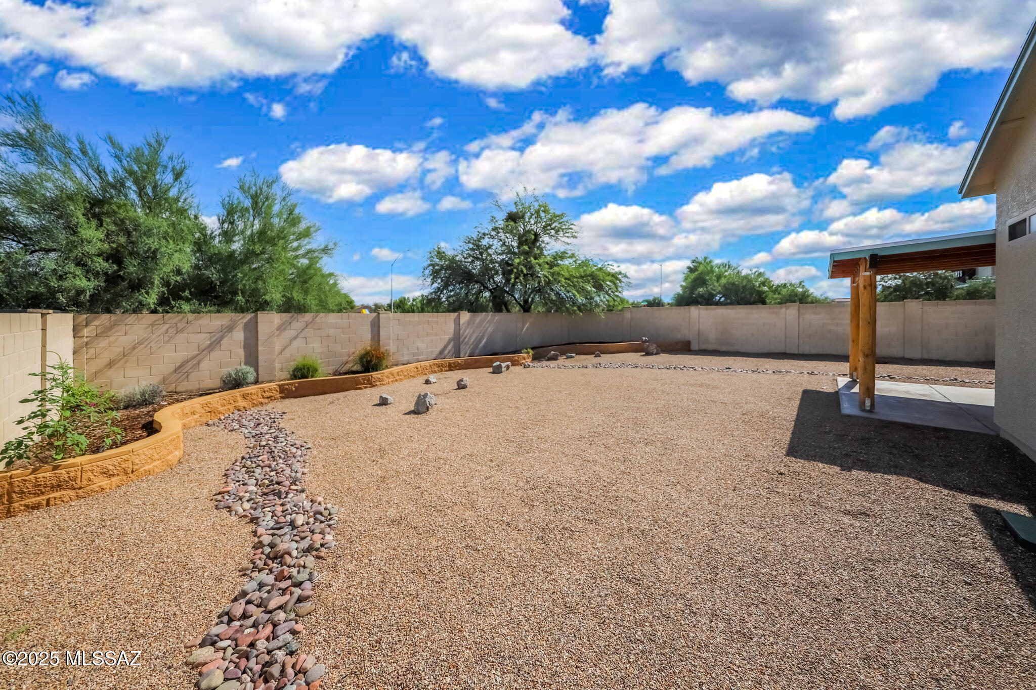 Hacienda Del Oro (1-78) - Residential Lease