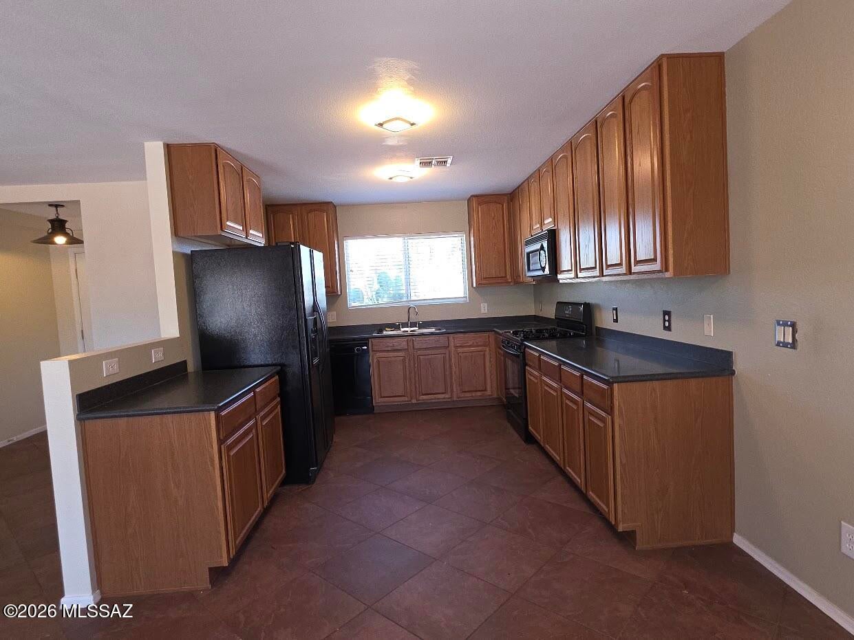 Black Horse (1-411) - Residential Lease