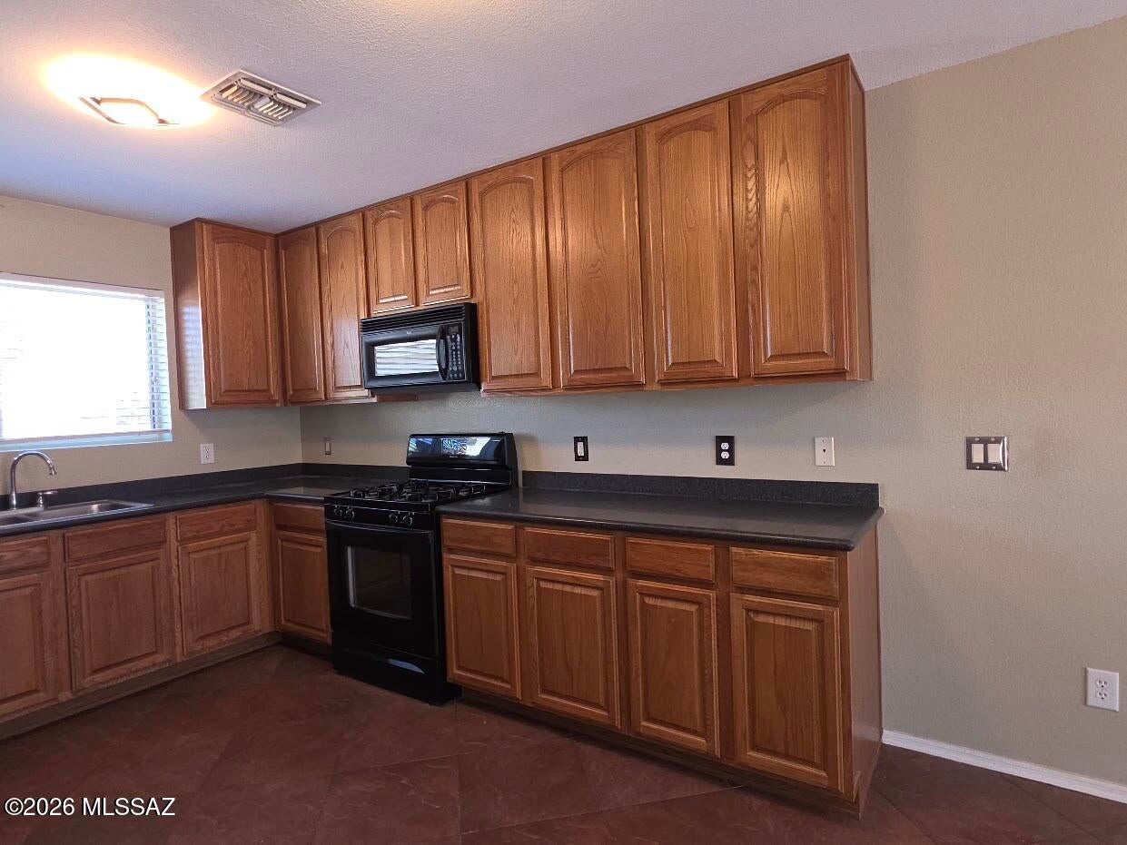 Black Horse (1-411) - Residential Lease
