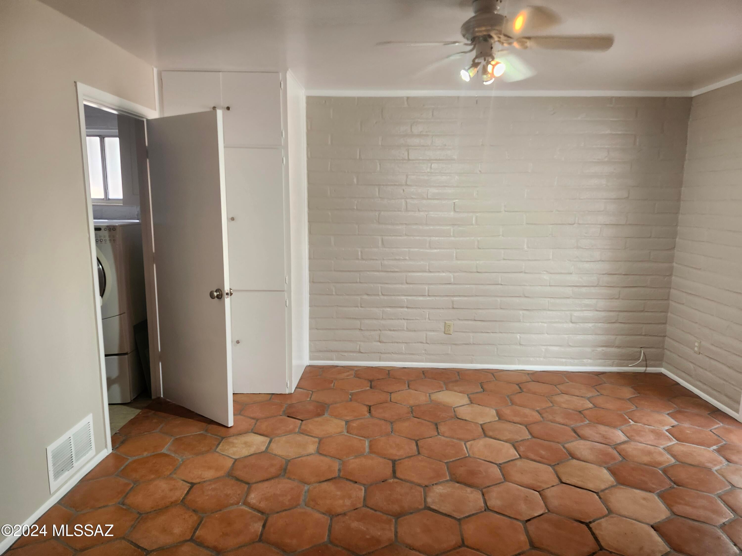 El Conquistador Estates - Residential Lease