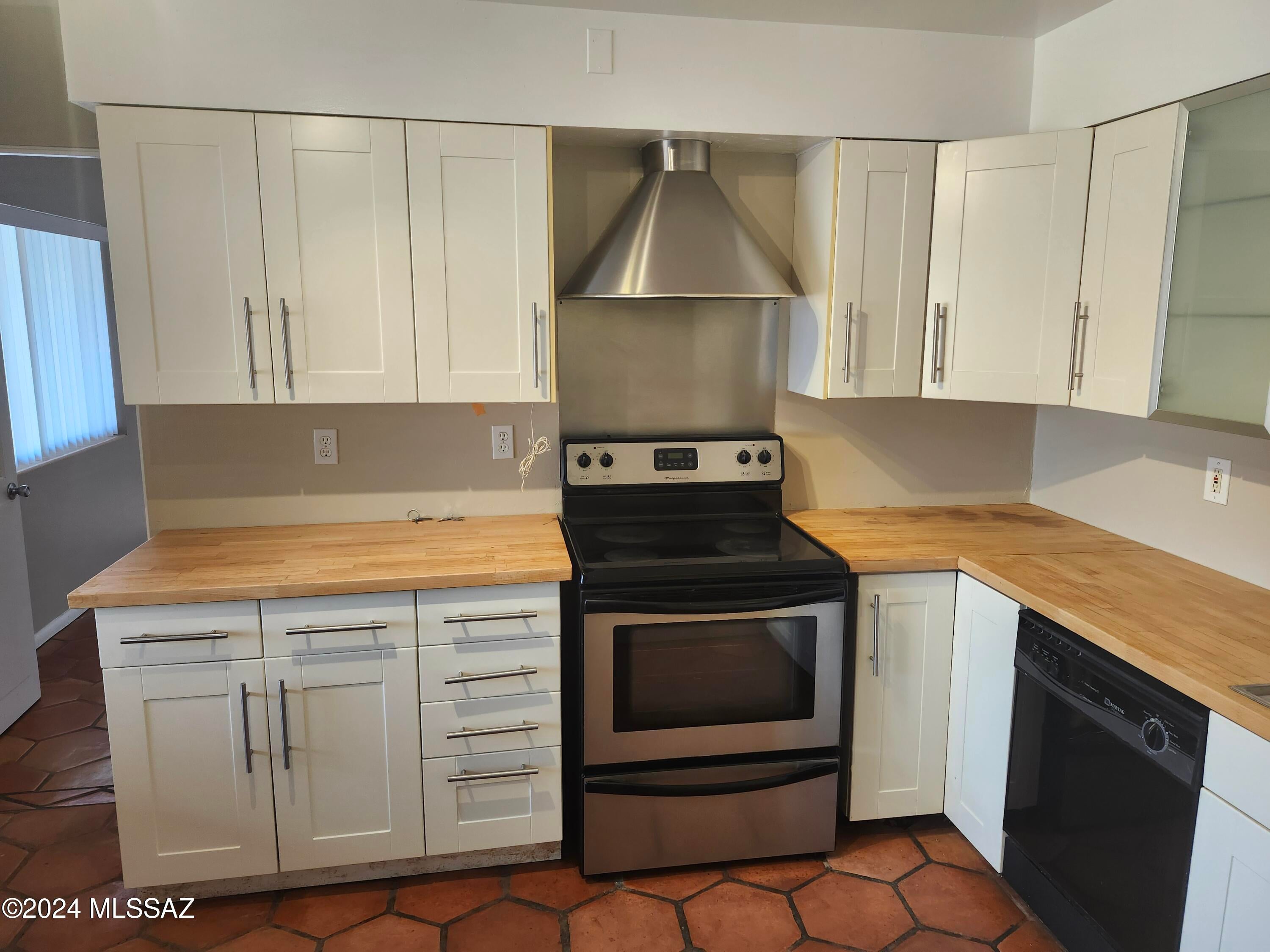 El Conquistador Estates - Residential Lease