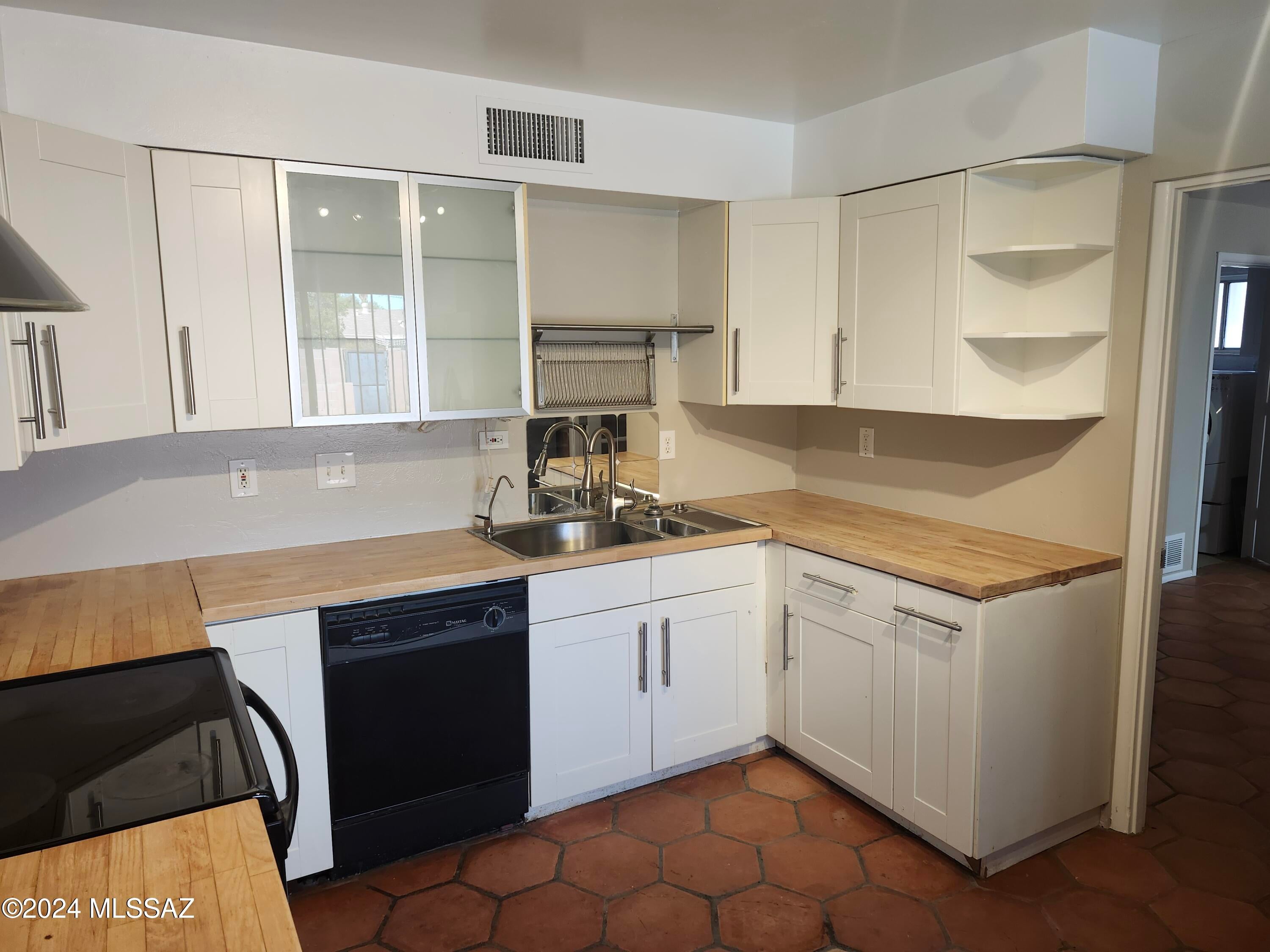 El Conquistador Estates - Residential Lease