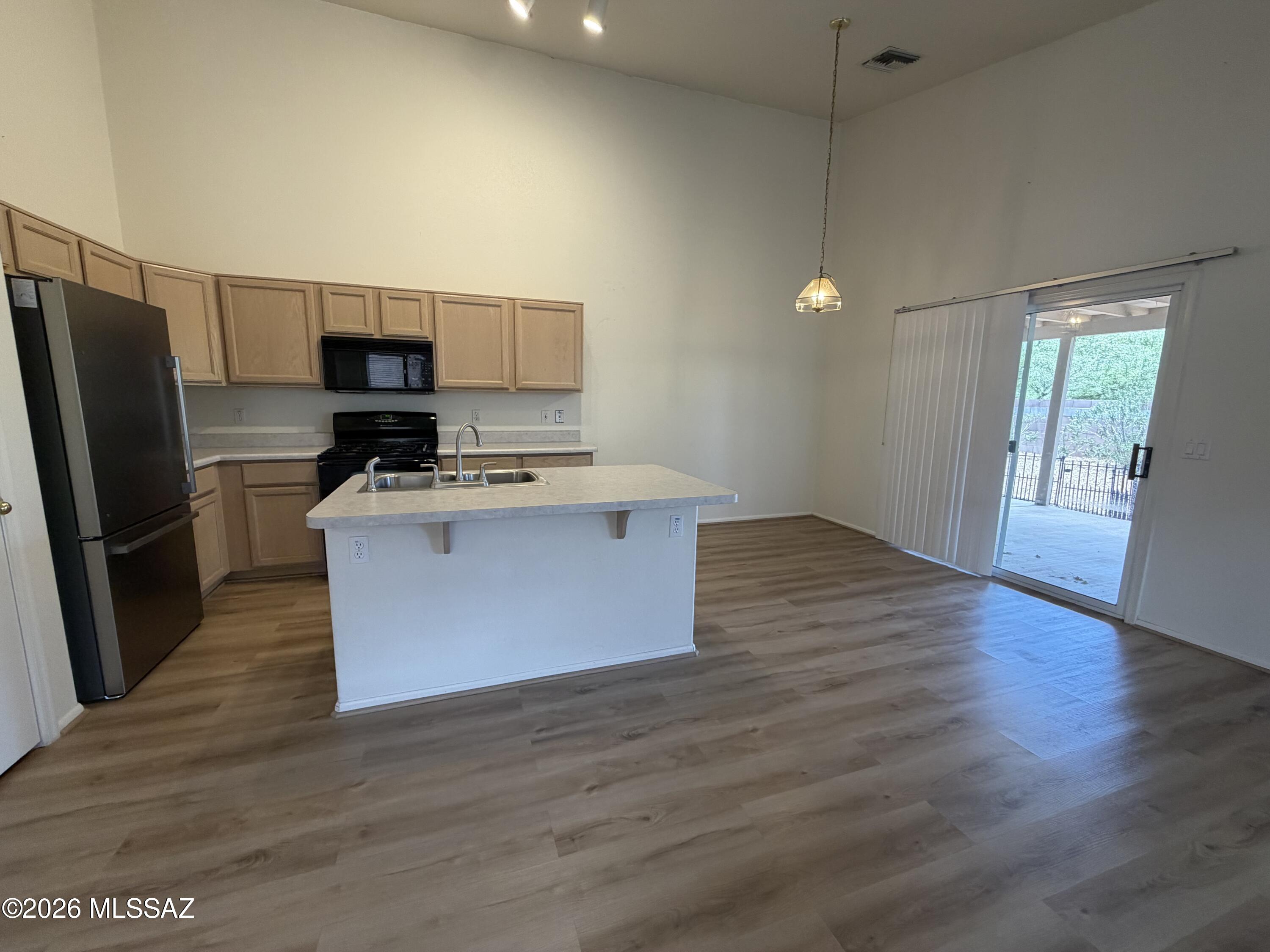 Silver Pass (1-276) - Residential Lease