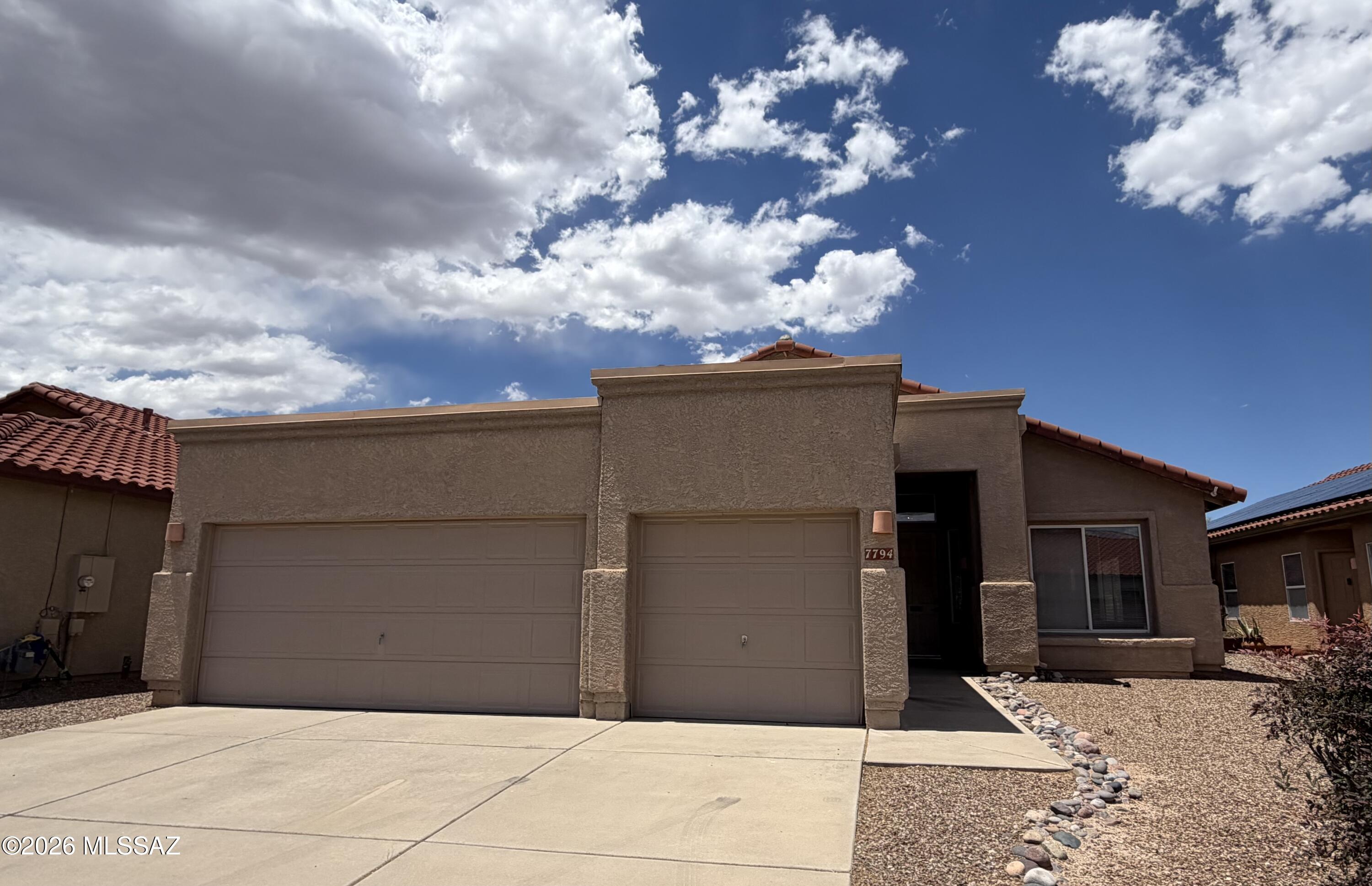 AVAILABLE NOW!

** All Atlas Real Estate residents are enrolled in the Resident Benefits Package (RBP) at a monthly rate of $34.99/month with a one-time utility set-up fee of $30. RBP includes HVAC air filter delivery (for applicable properties), utility concierge service making utility connection a breeze during your move-in, our best-in-class resident rewards program, and much more! More details upon application. ** Renters Insurance Required**
Pet Policy: (Pet screening application required) Pets accepted! $300 one time pet fee (per pet) is due at the time of move in. As low as $35 monthly pet rent (per pet).