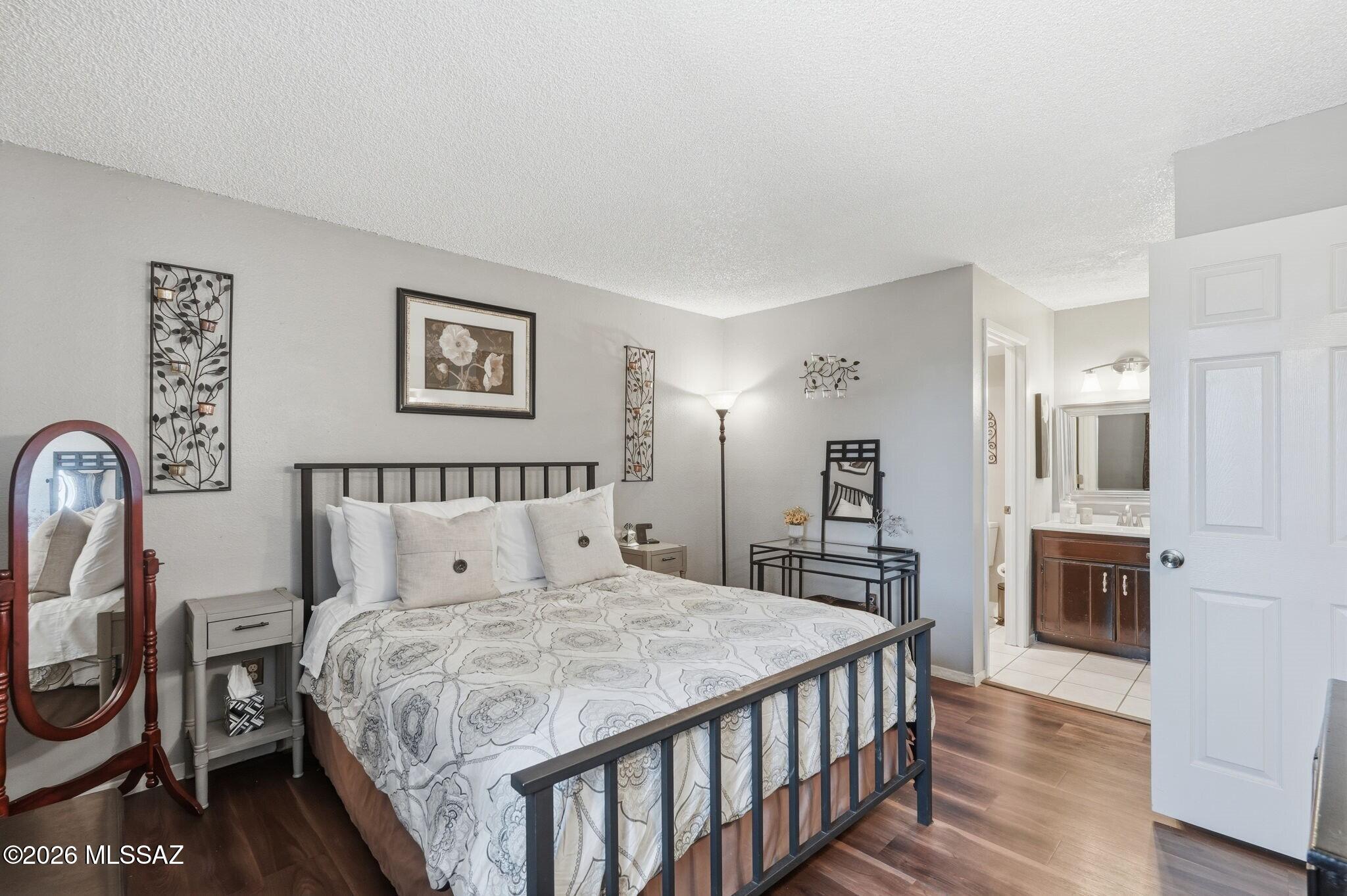Golf Links East Condos (1-48) - Residential
