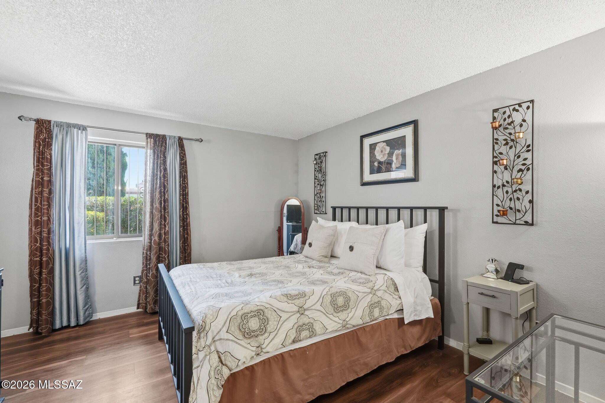 Golf Links East Condos (1-48) - Residential