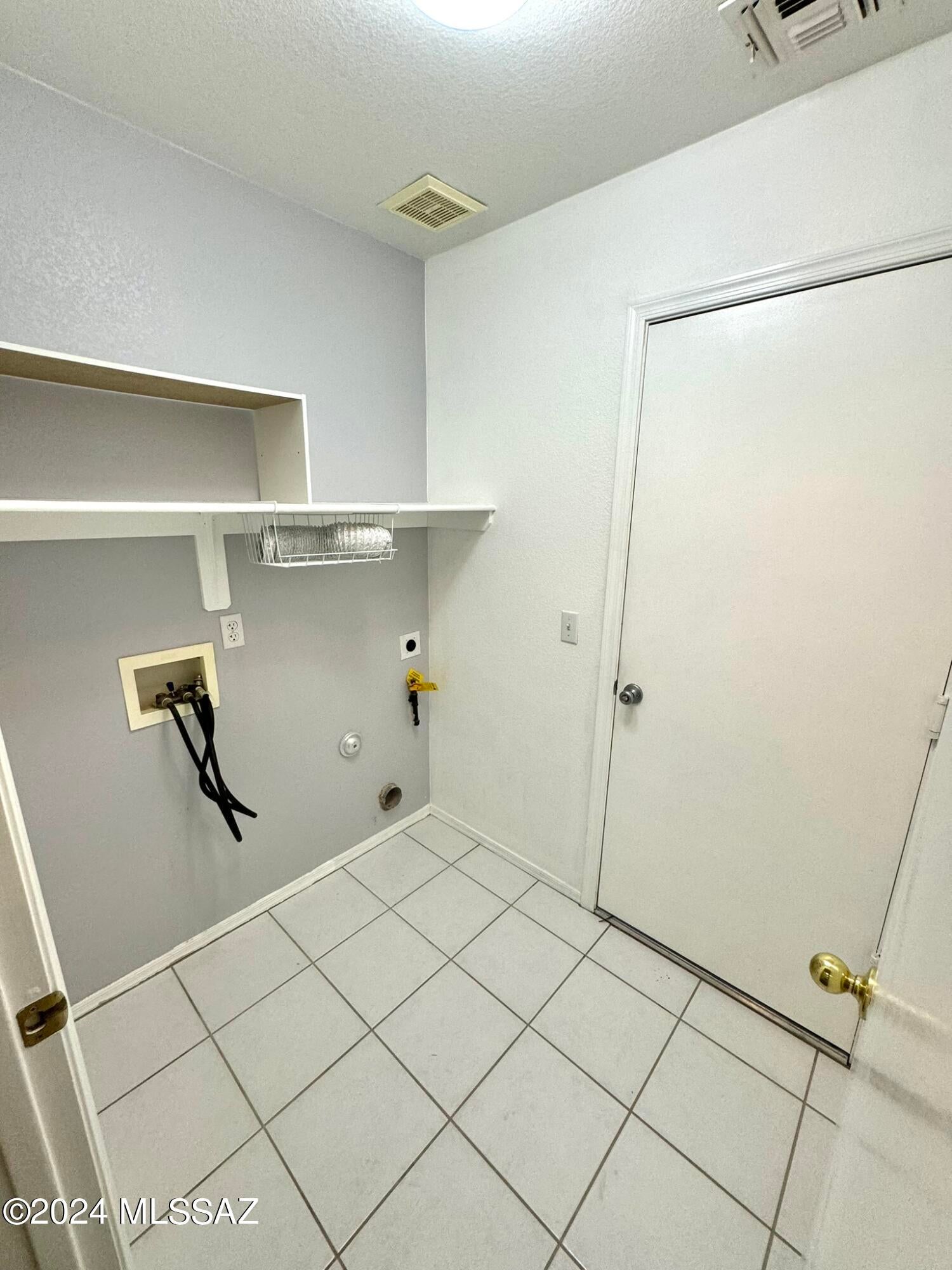 Pantano Heights (1-123) - Residential Lease