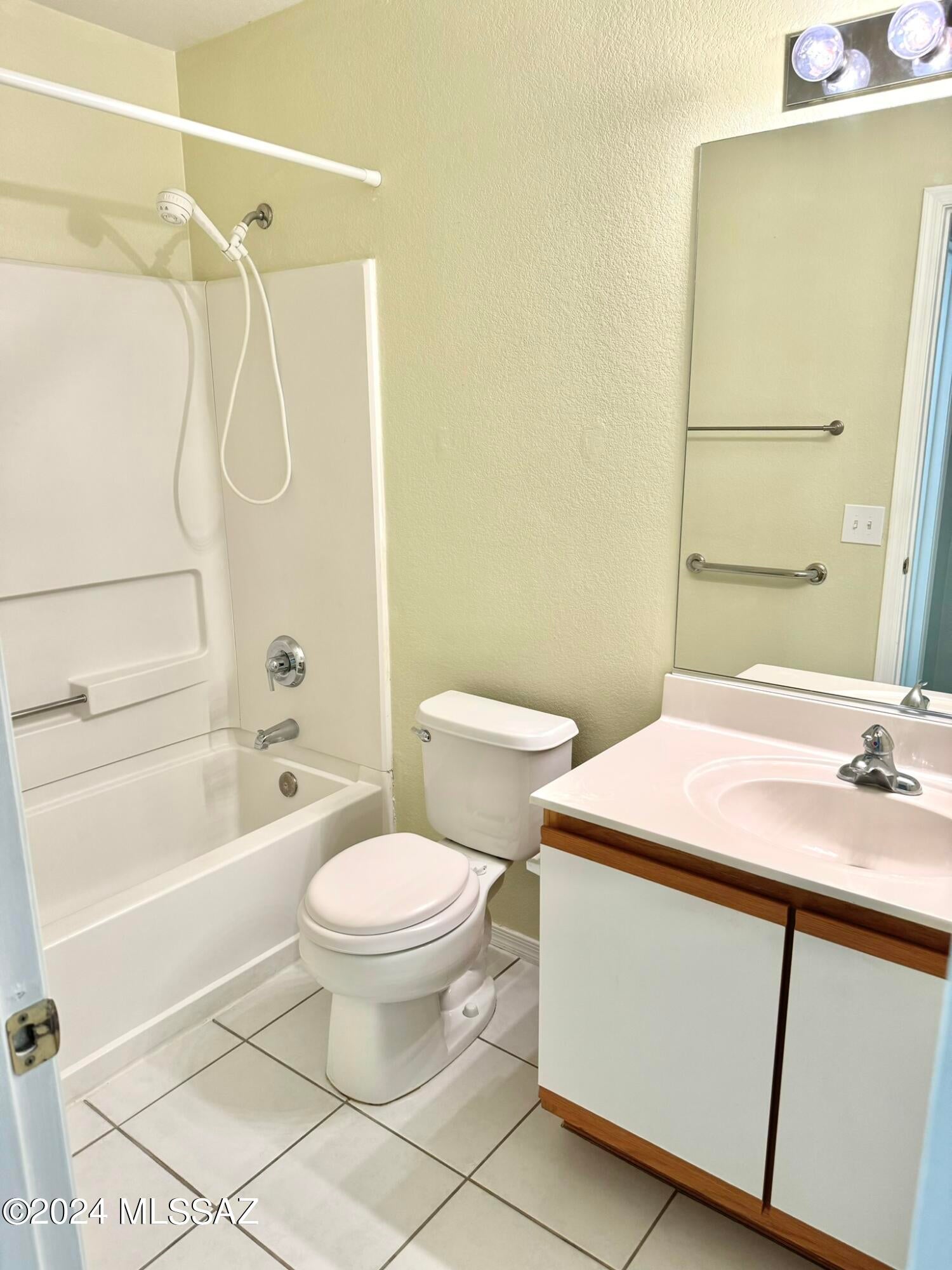 Pantano Heights (1-123) - Residential Lease