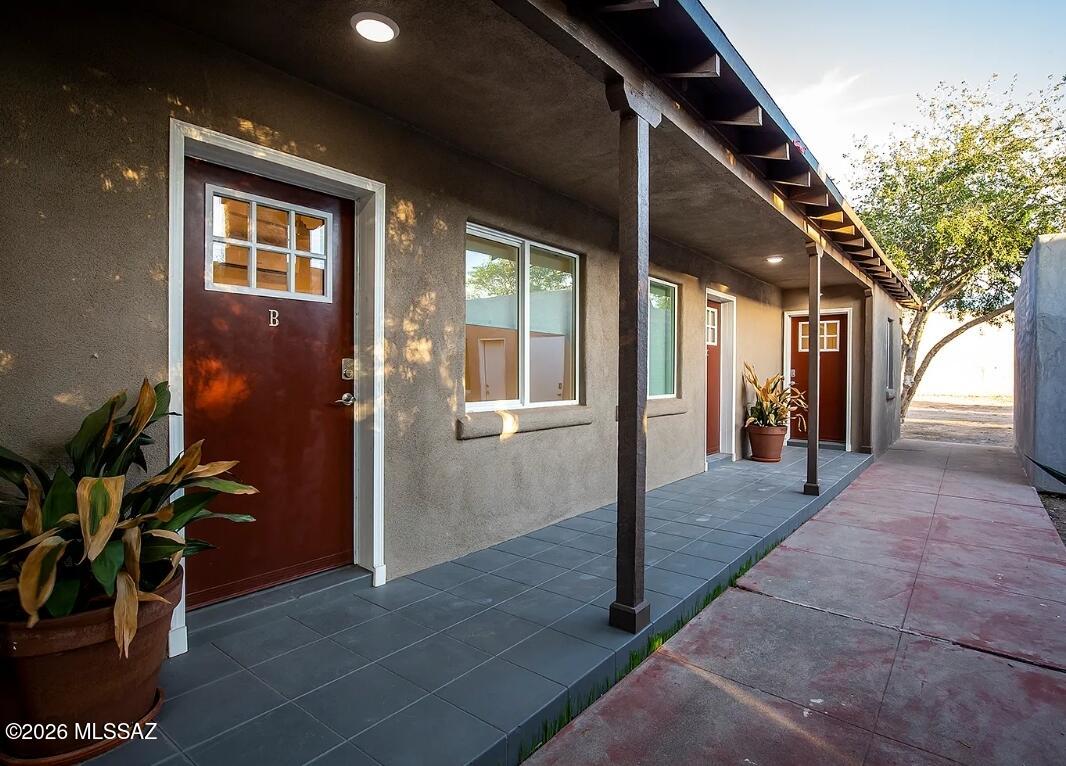 SOLAR | WATER, SEWER & TRASH INCLUDED
Living in the Heart of Midtown -- Available Now! 
Say goodbye to juggling utility bills. This private, updated one-bedroom apartment N of Speedway Richey Blvd comes with water, sewer, and trash all included in your rent -- plus free on-site laundry, so you can skip the laundromat entirely.
Tucked into Tucson's centrally located Palo Verde neighborhood, this approximately 400 sq. ft. 4-plex is smartly laid out, easy to furnish, and even easier to maintain. Durable laminate flooring keeps things low-maintenance, while the included microwave and refrigerator mean you can move in and start cooking right away. A tankless water heater keeps the hot water flowing without the wait. Tenant pays electric. Whether you're a student, young professional, or simply looking to simplify your life, this efficient one-bedroom puts you close to shopping, dining, and everyday conveniences -- with fewer bills and less hassle.