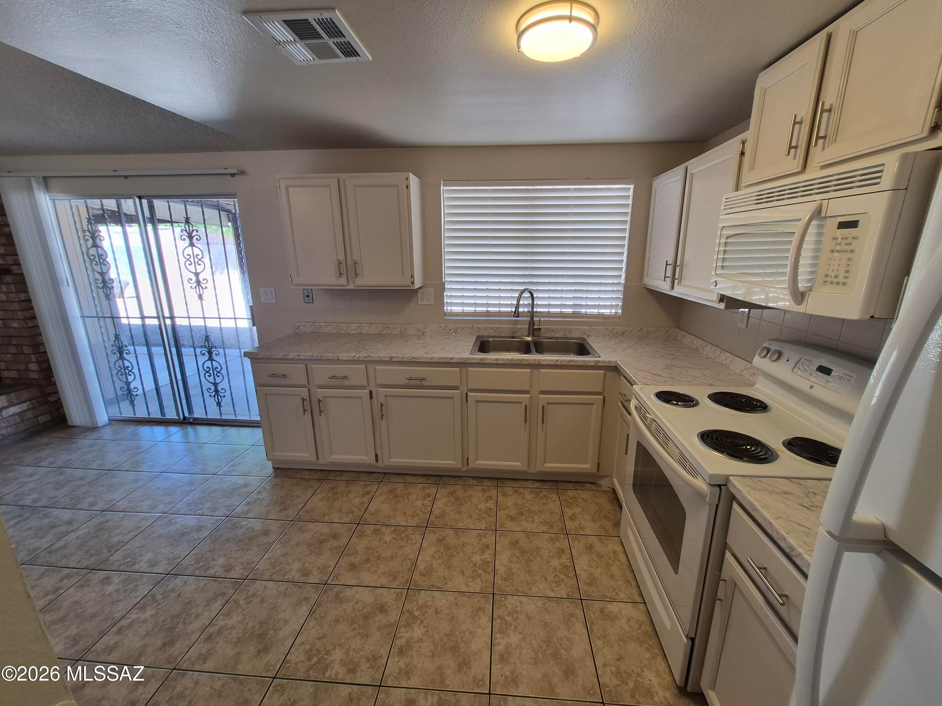 Salida Del Sol (1-274) - Residential Lease