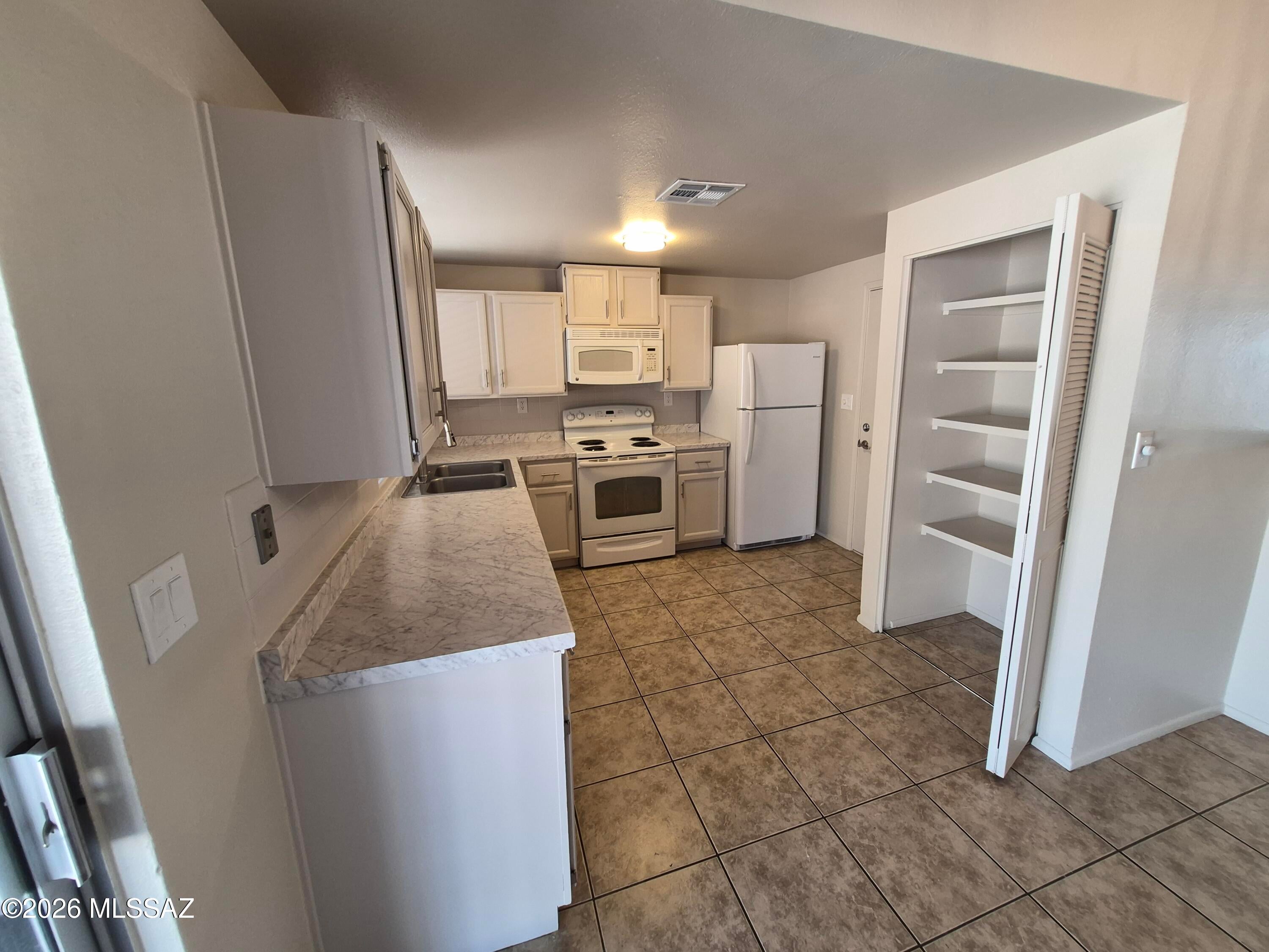 Salida Del Sol (1-274) - Residential Lease