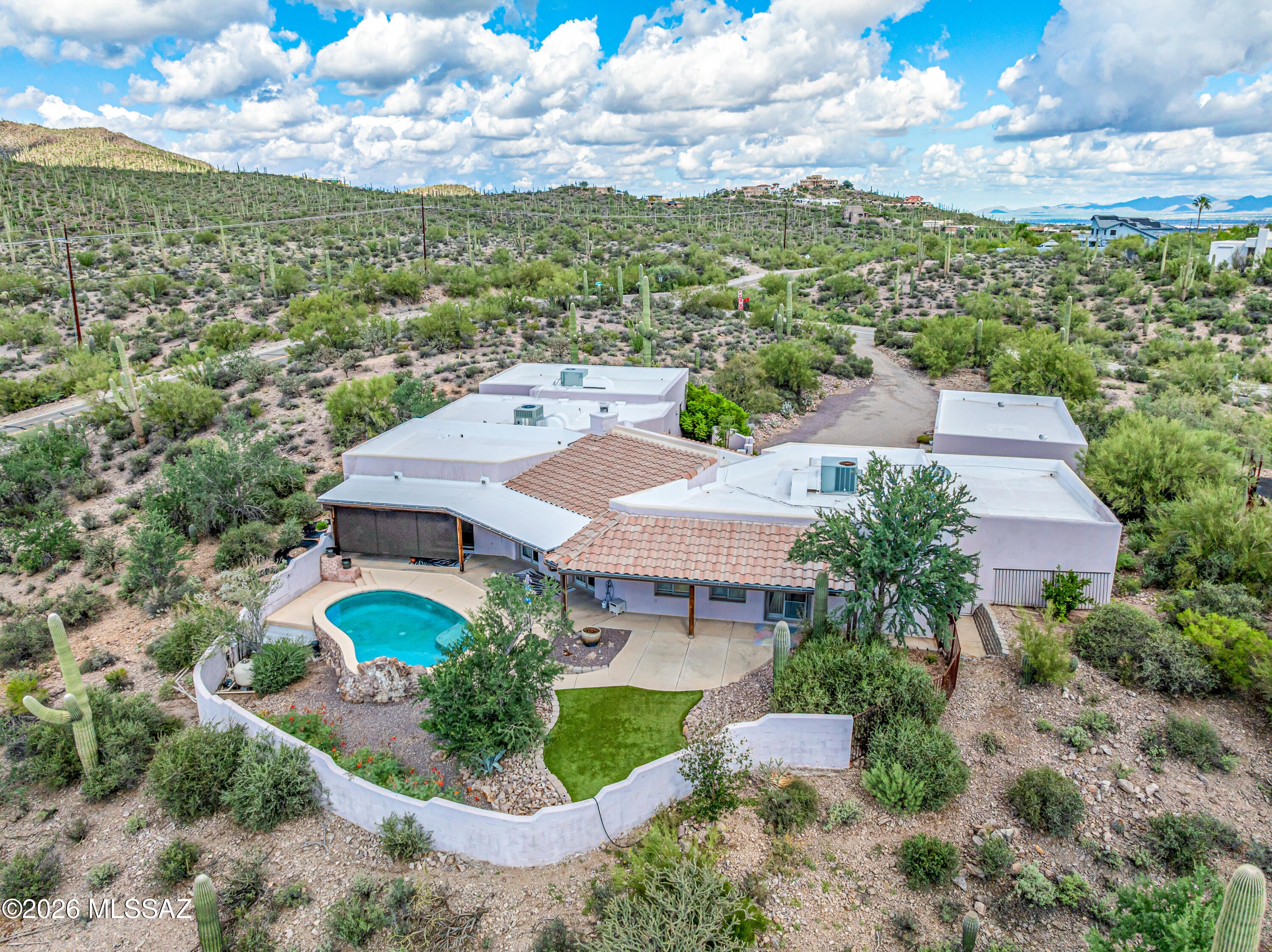 Vista De La Sierra De Dios - Residential