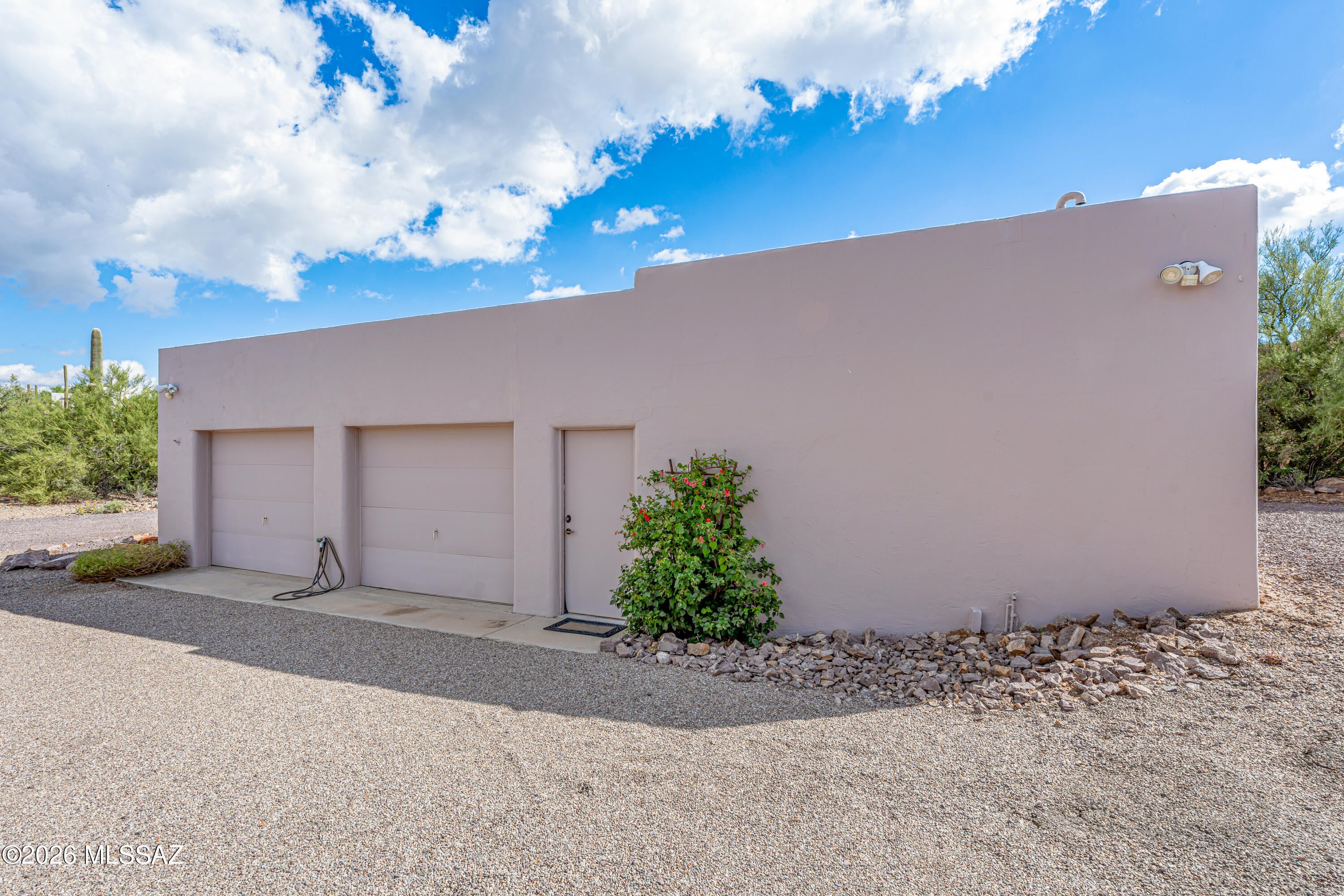 Vista De La Sierra De Dios - Residential