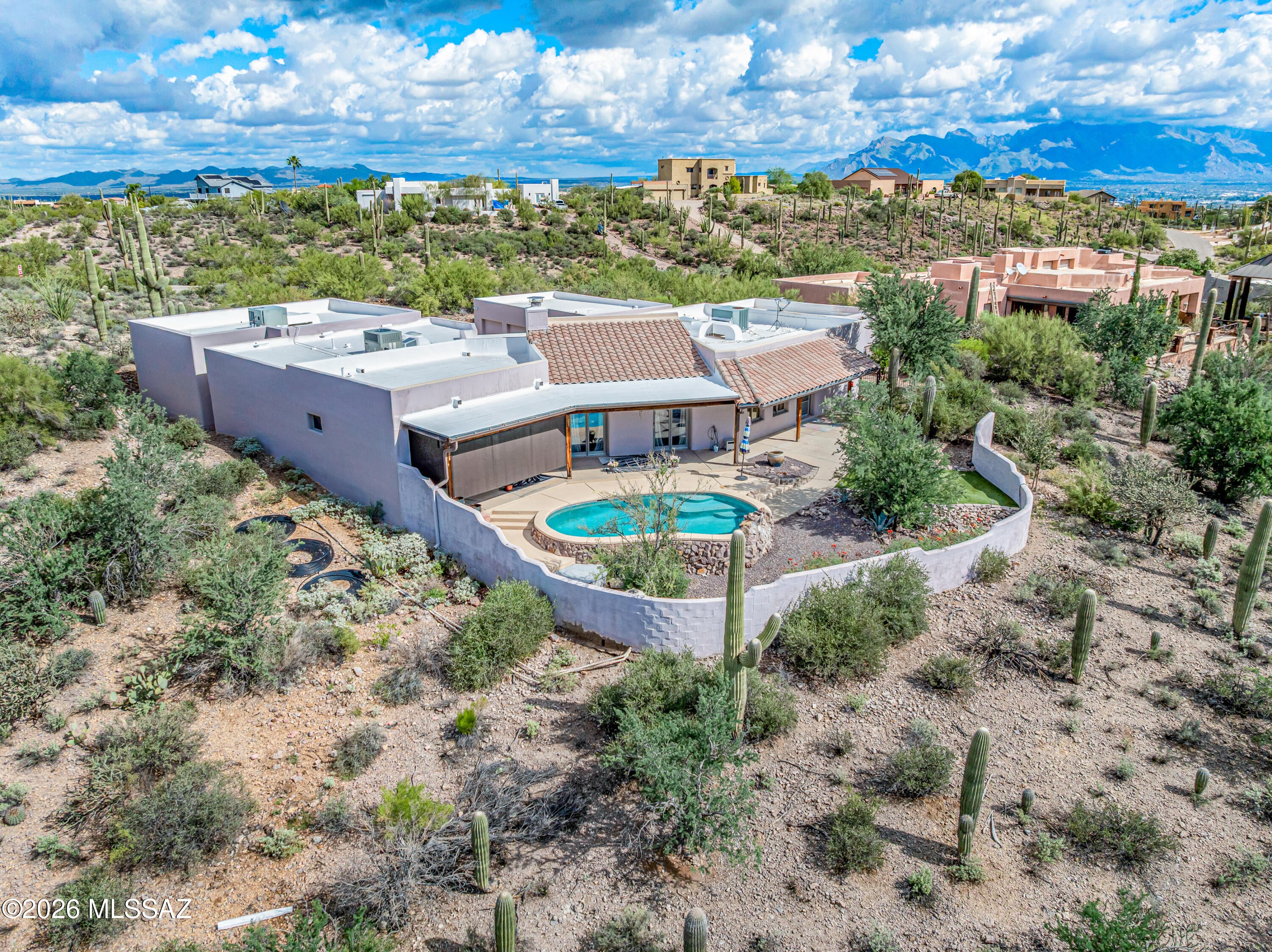 Vista De La Sierra De Dios - Residential
