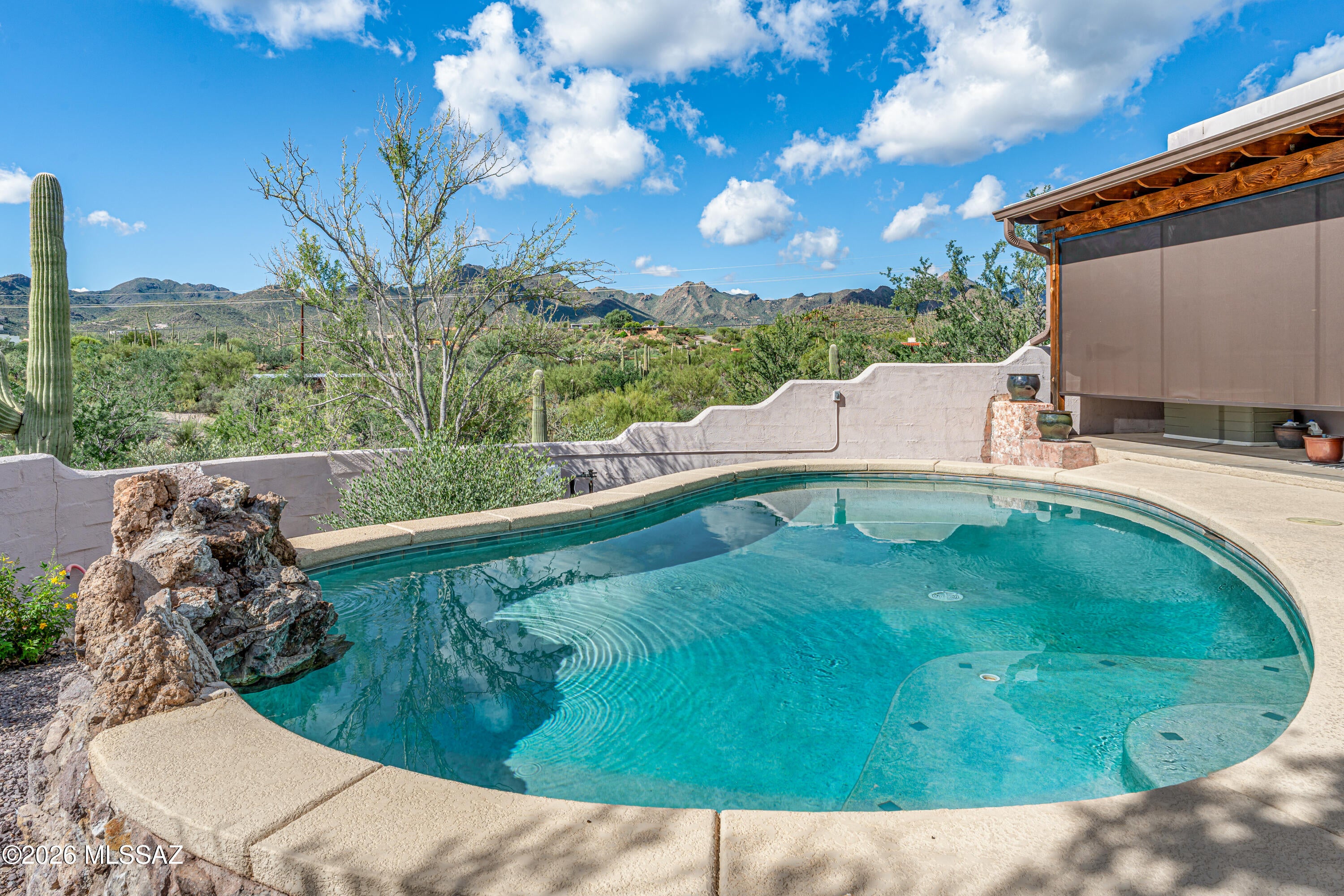 Vista De La Sierra De Dios - Residential