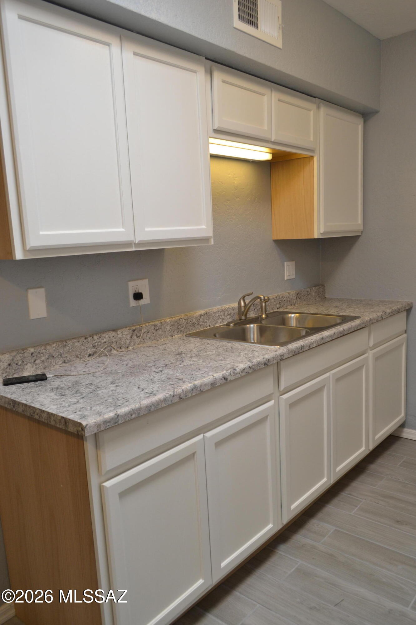Alvernon Park Resub - Residential Lease