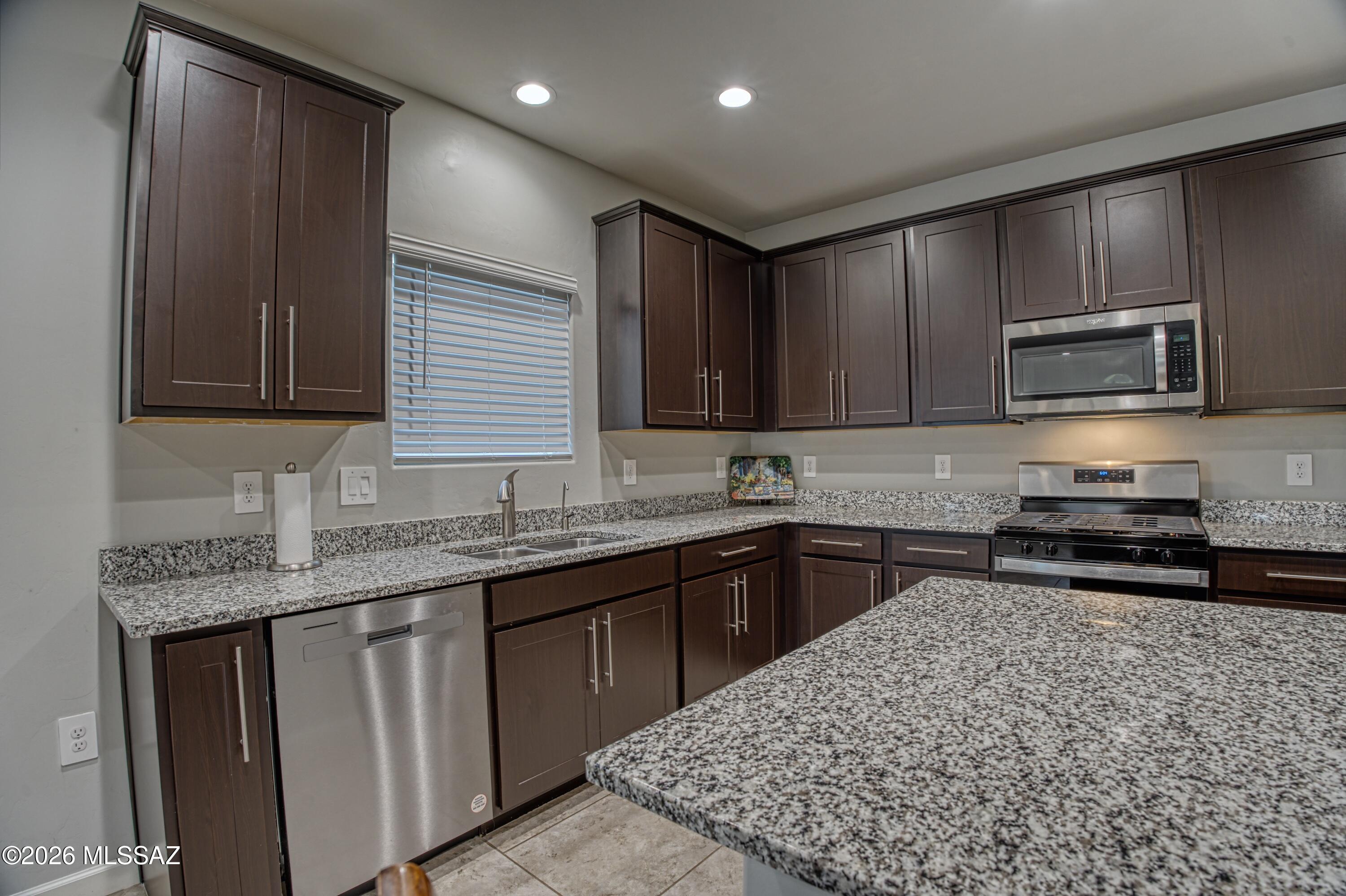 Saguaro Bloom 7B - Residential