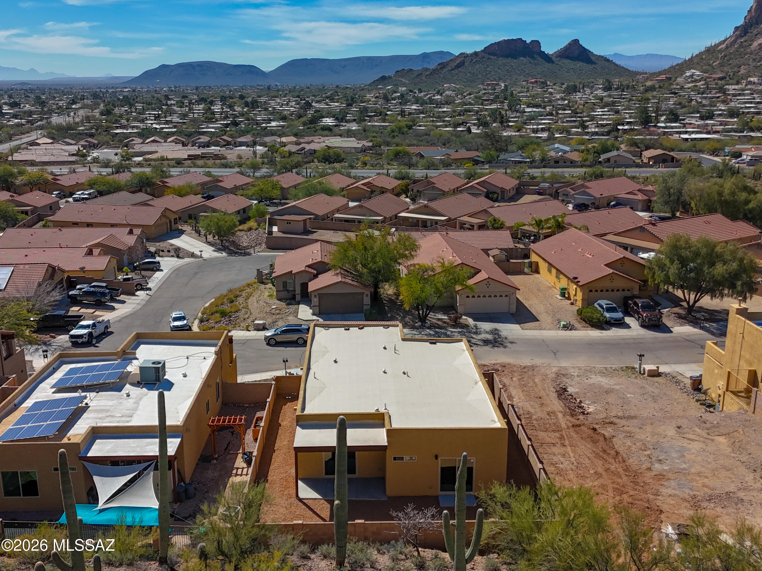 Mountain Manor View - Residential