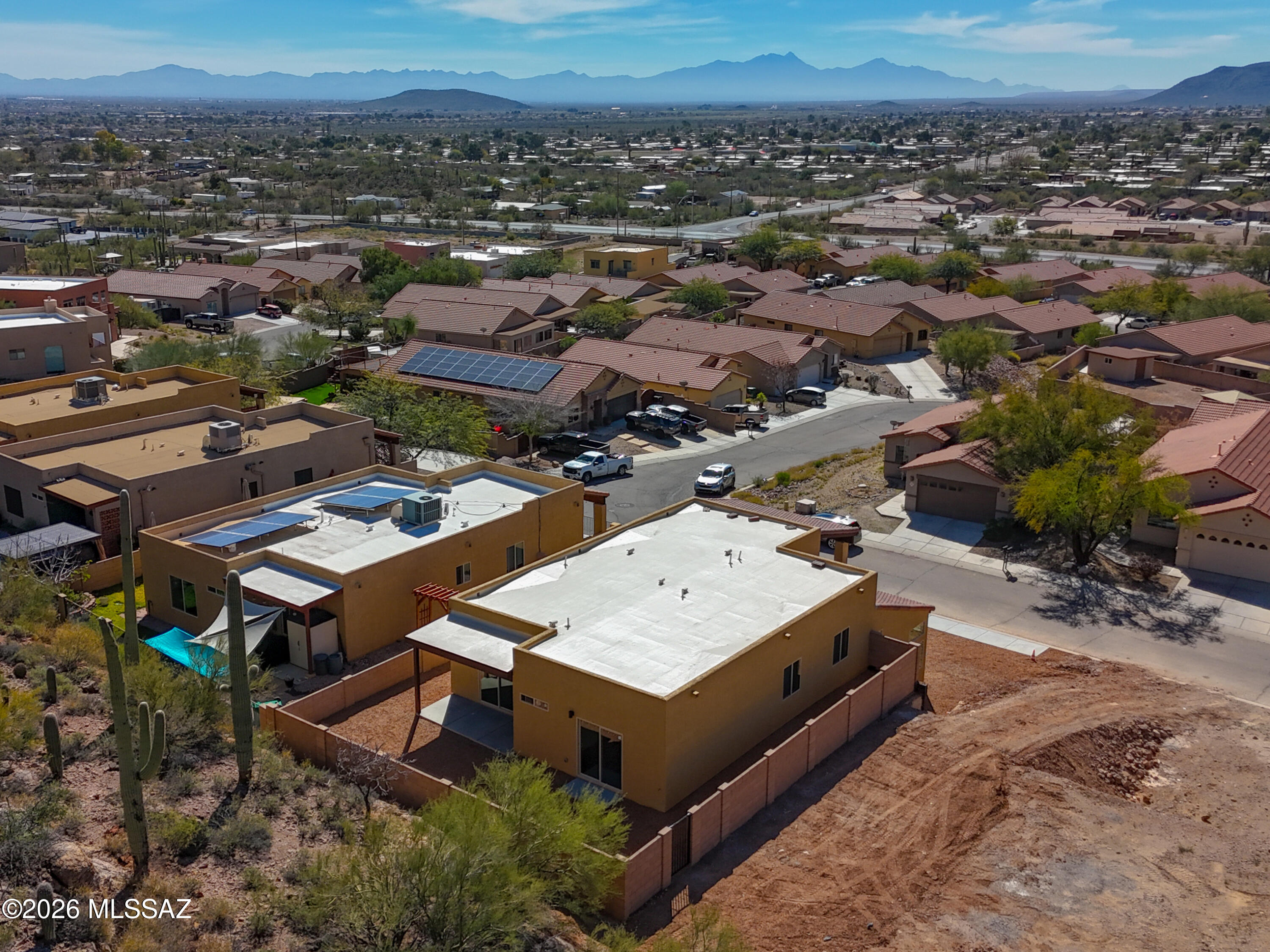 Mountain Manor View - Residential