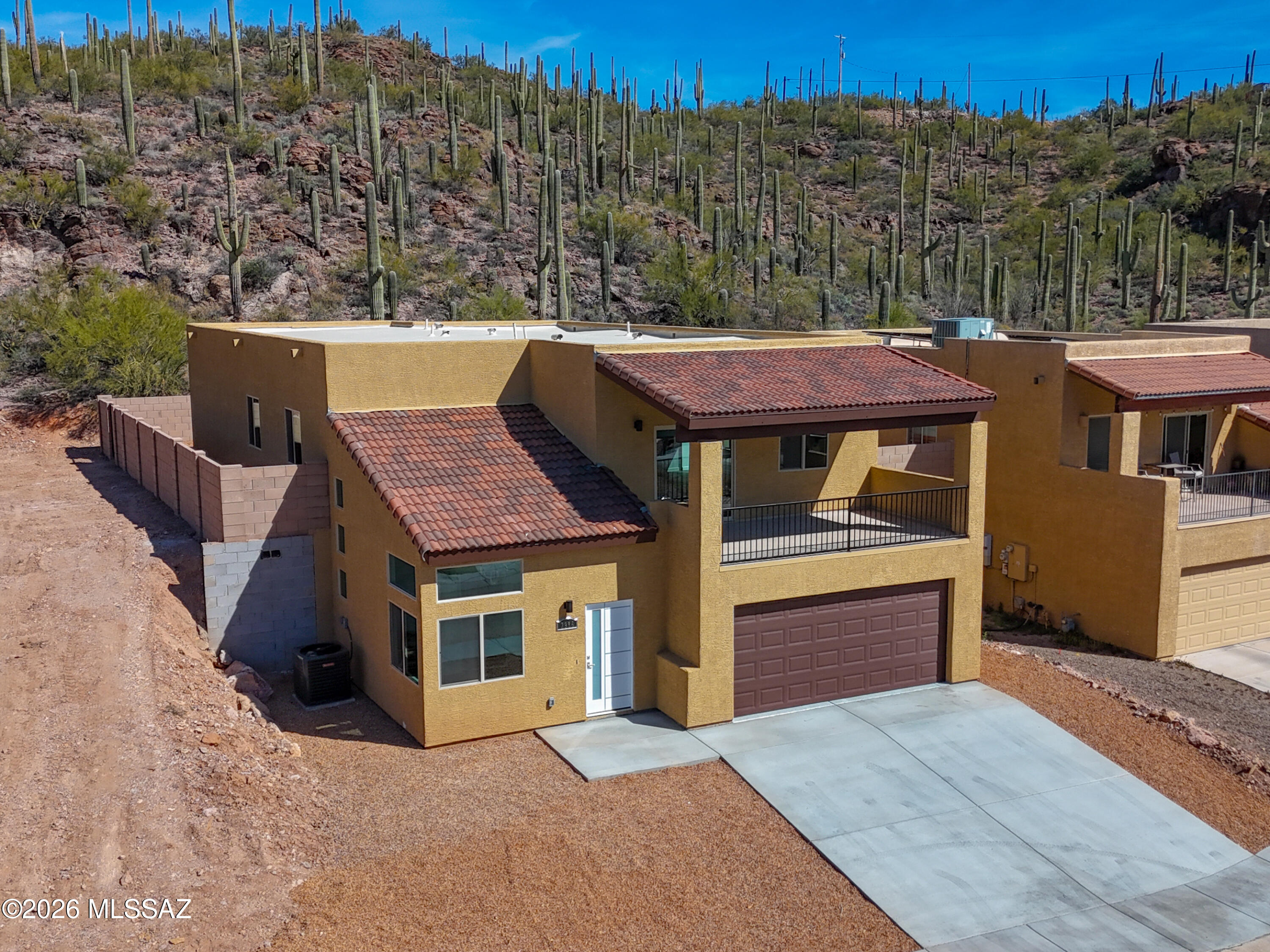 Mountain Manor View - Residential