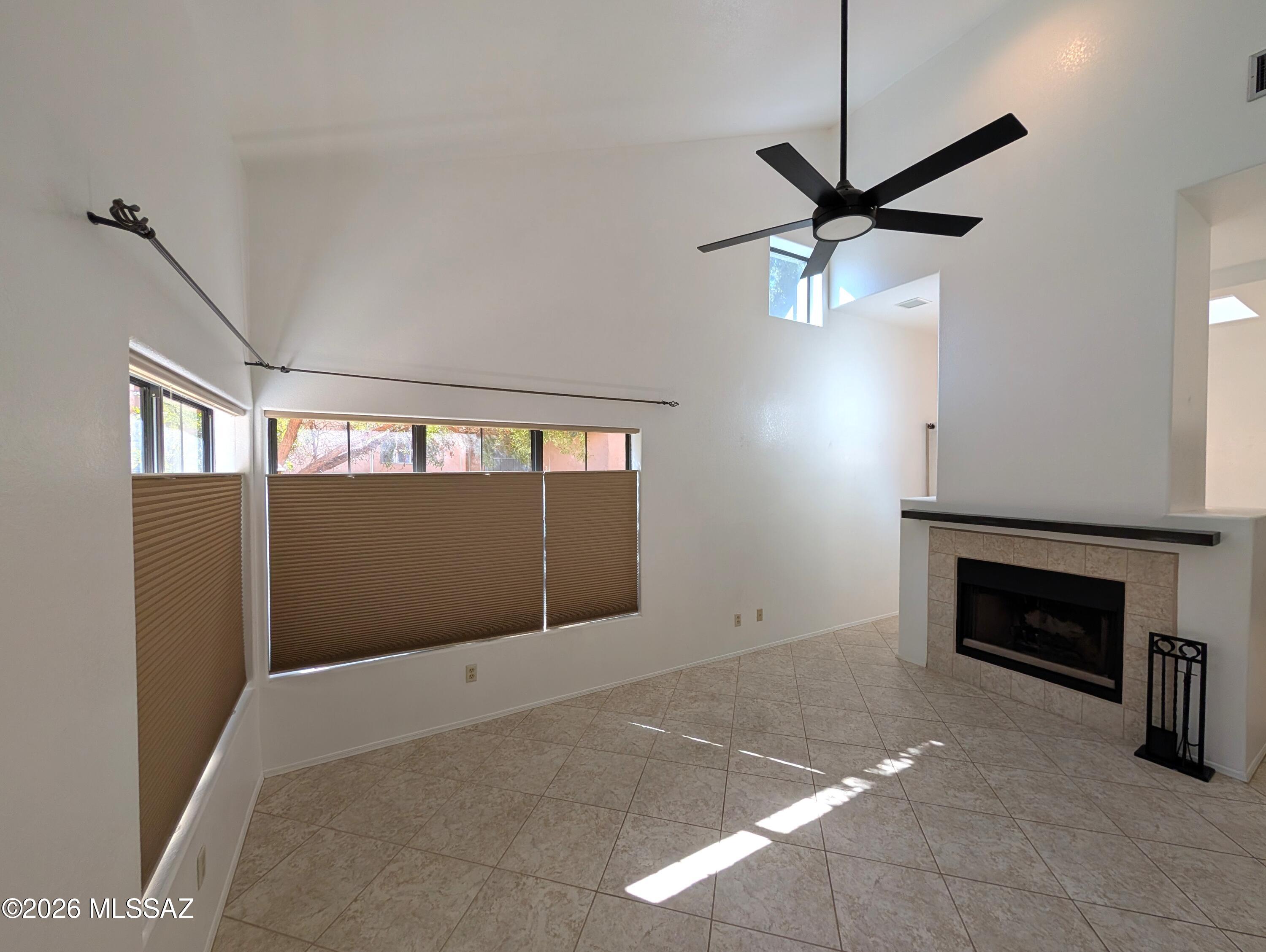 Ventana De Sabino North (1-127) - Residential