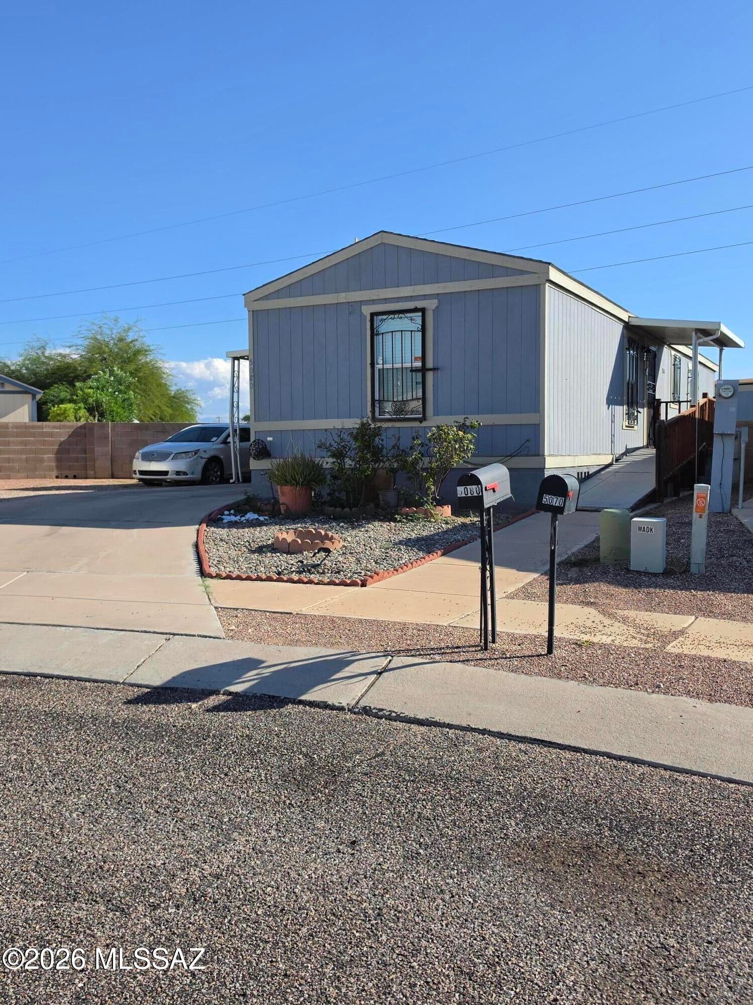 Country Club Terrace (1-108) - Residential