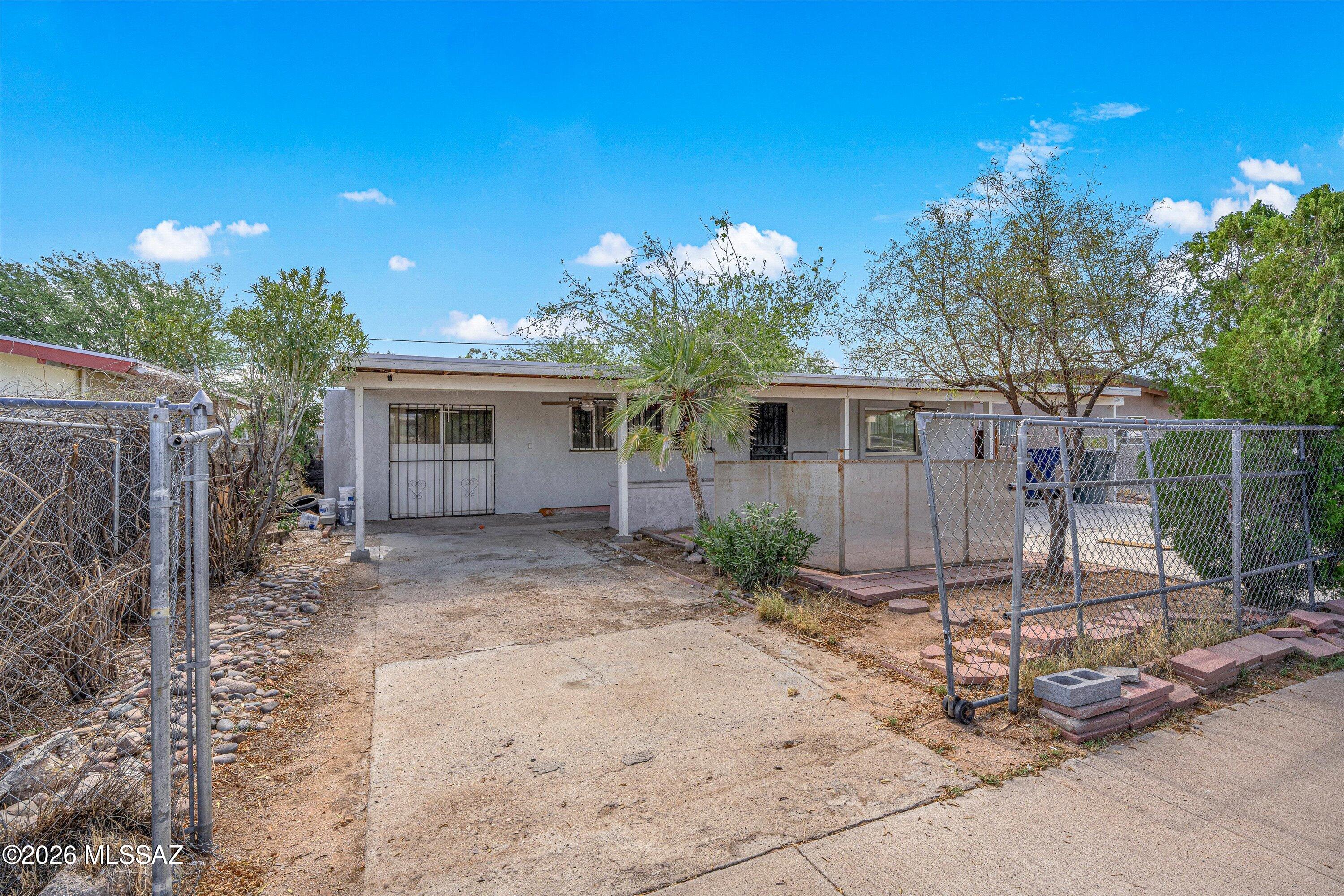 Pueblo Gardens - Residential