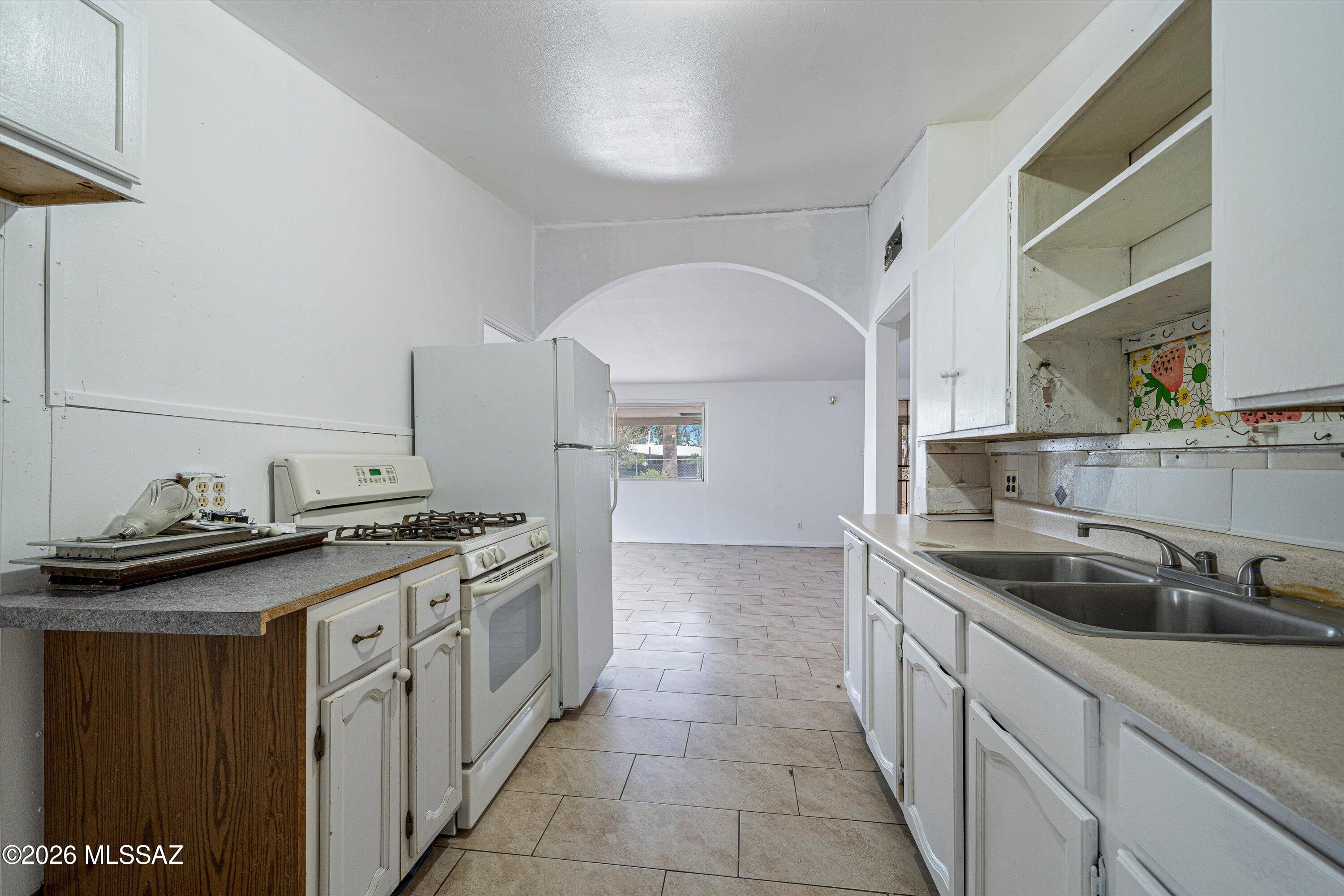 Pueblo Gardens - Residential