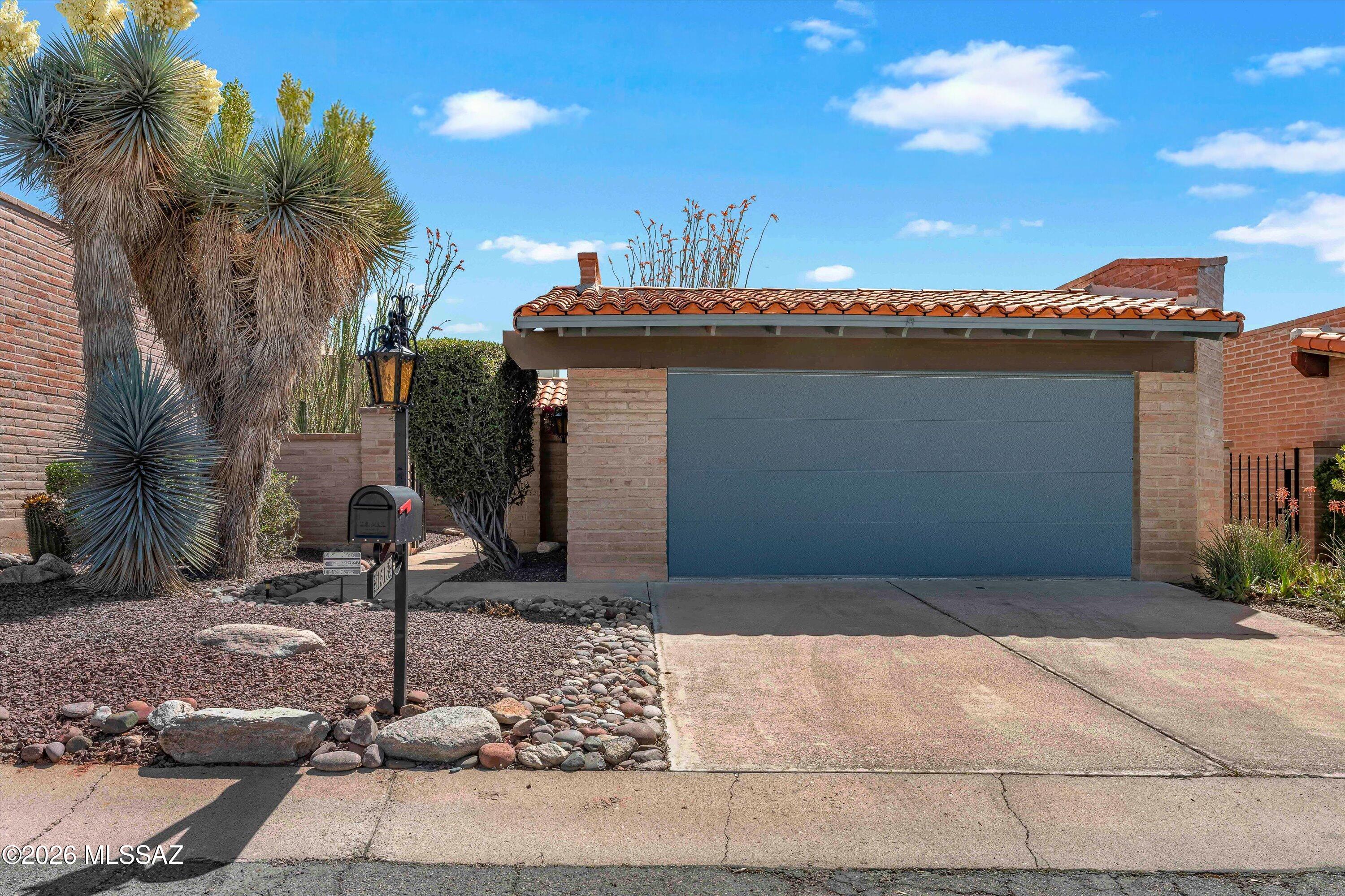 Villas De La Canada (1-74) - Residential
