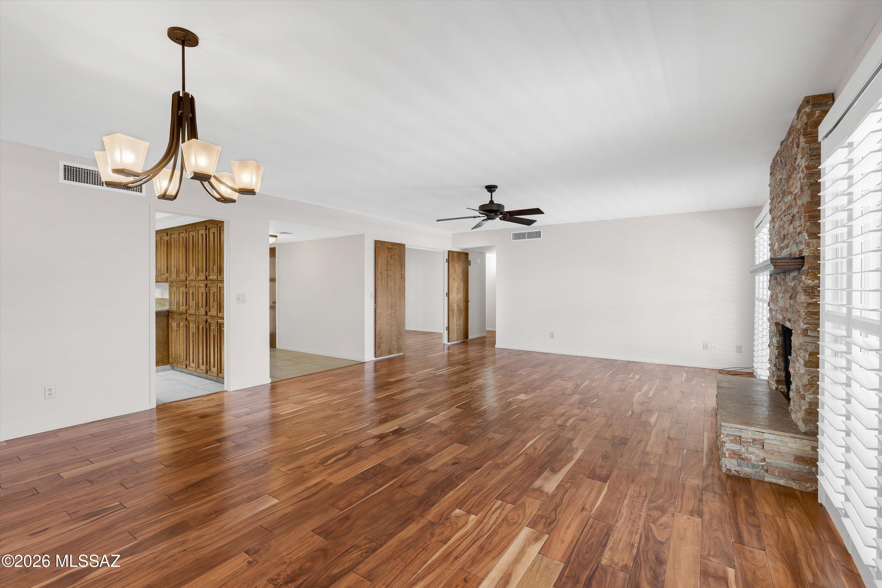 Villas De La Canada (1-74) - Residential