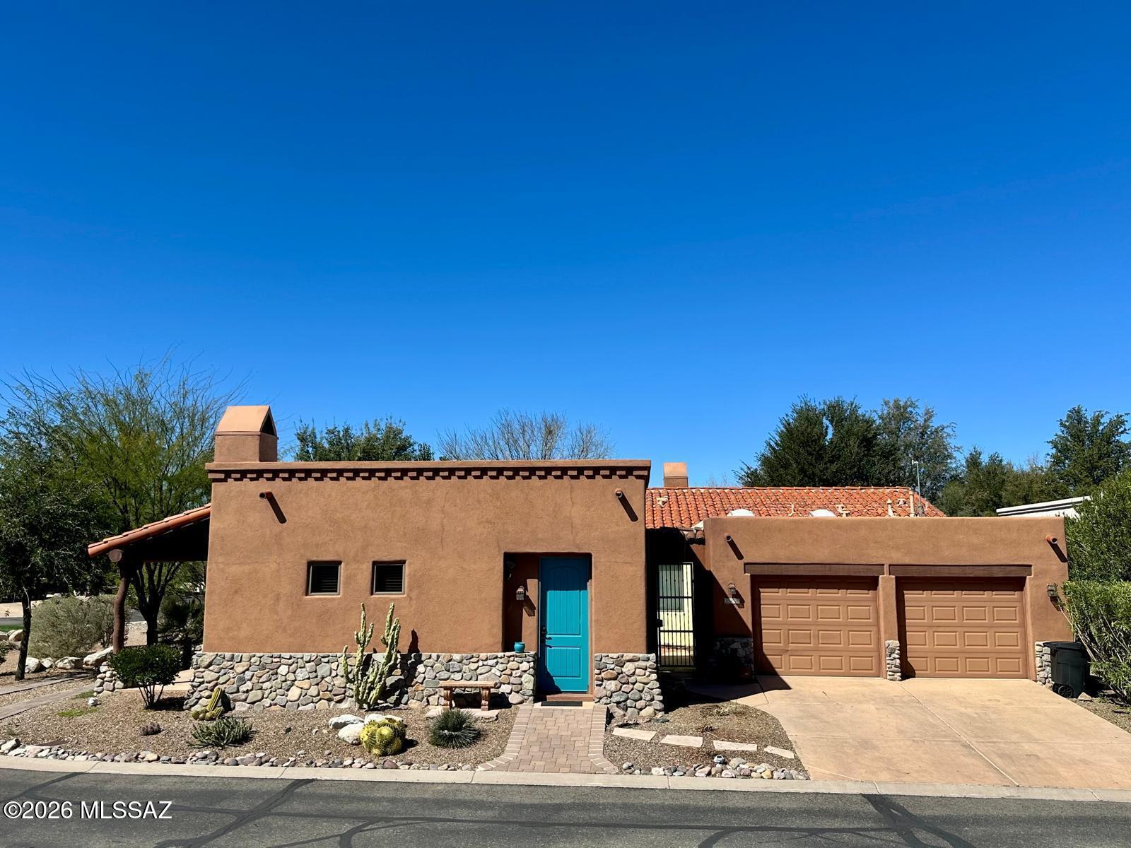 Amazing opportunity to own this Desert Gem in Tubac where art and history meet. Play, Eat, Shop from walking distance. This incredible community has it all like this Home with spaces that inspires, a kitchen that will bring out the chef inside you, bedrooms that desire and a living room to dream. Is not about looks, you have to feel it . Don't wait come and see it today after all this is the premier destination for culture, history and art. See you soon!!