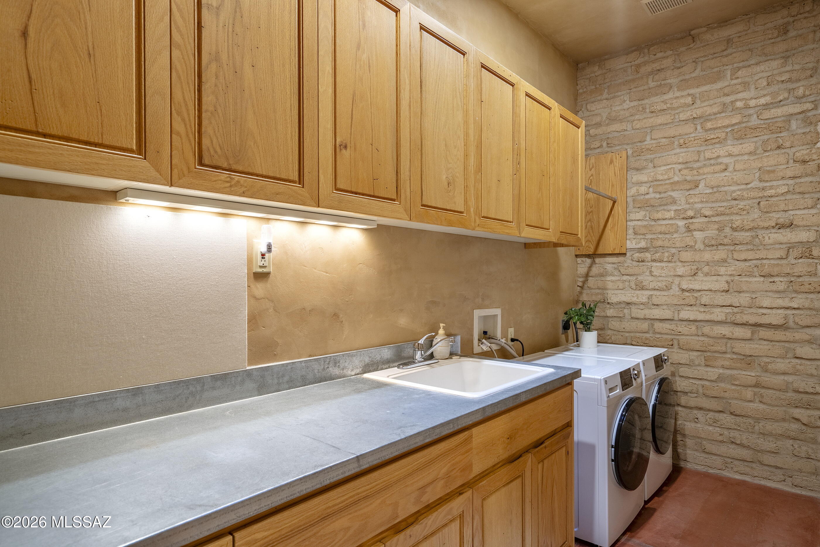 Adobes Del Bosque (1-18) - Residential