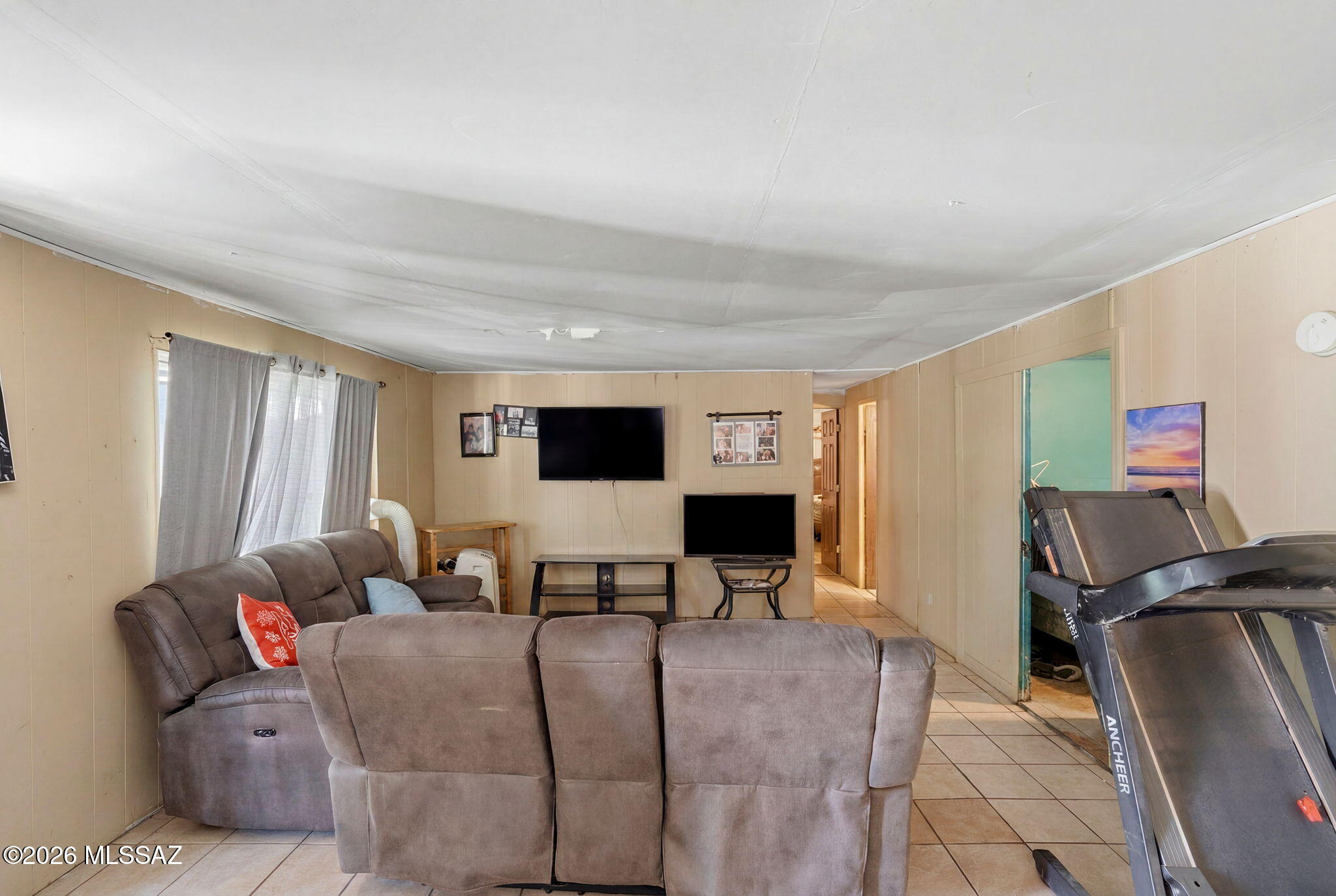 Los Ranchitos - Residential
