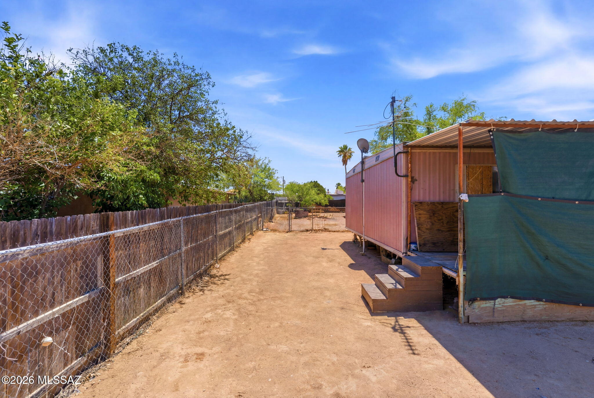 Los Ranchitos - Residential