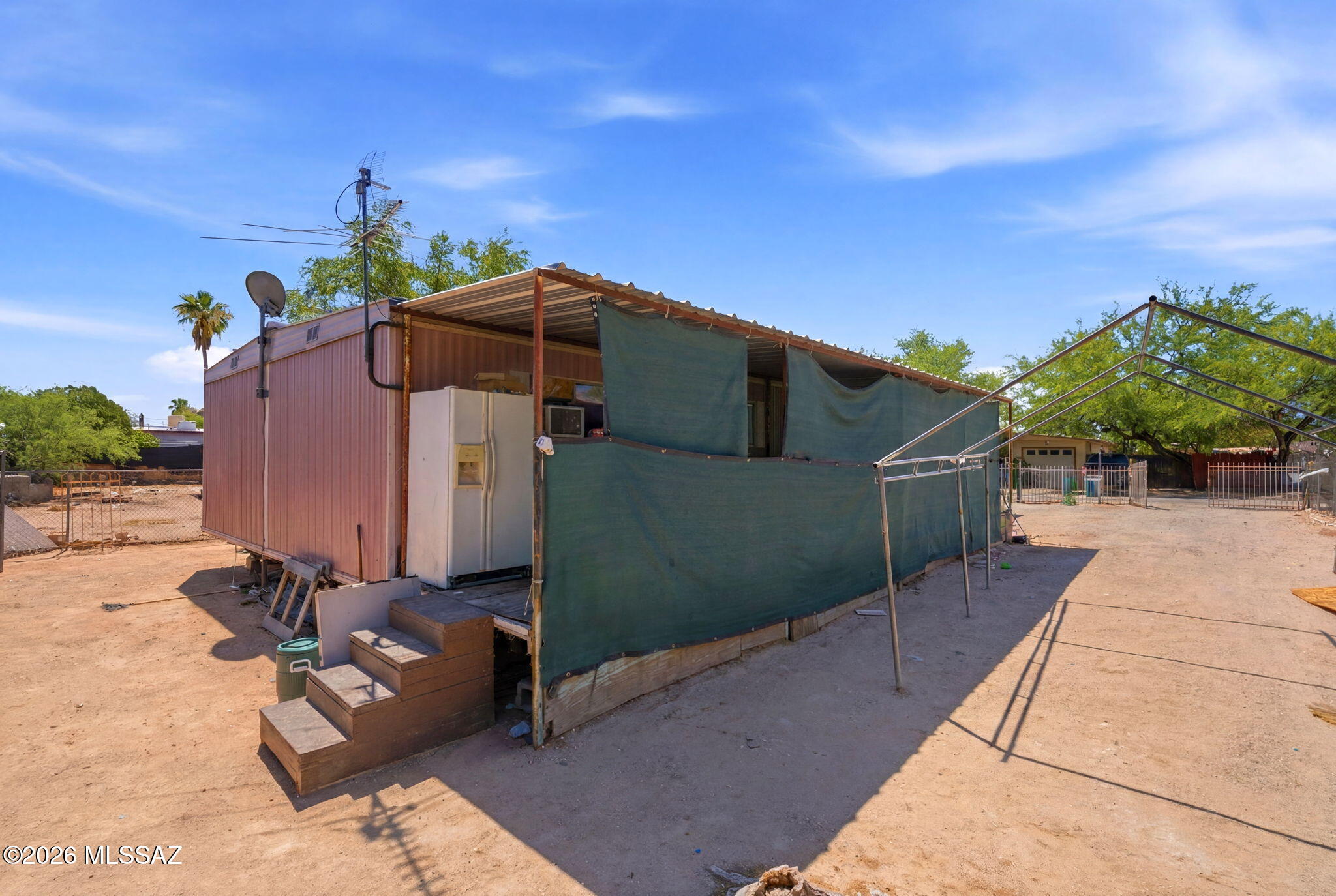 Los Ranchitos - Residential