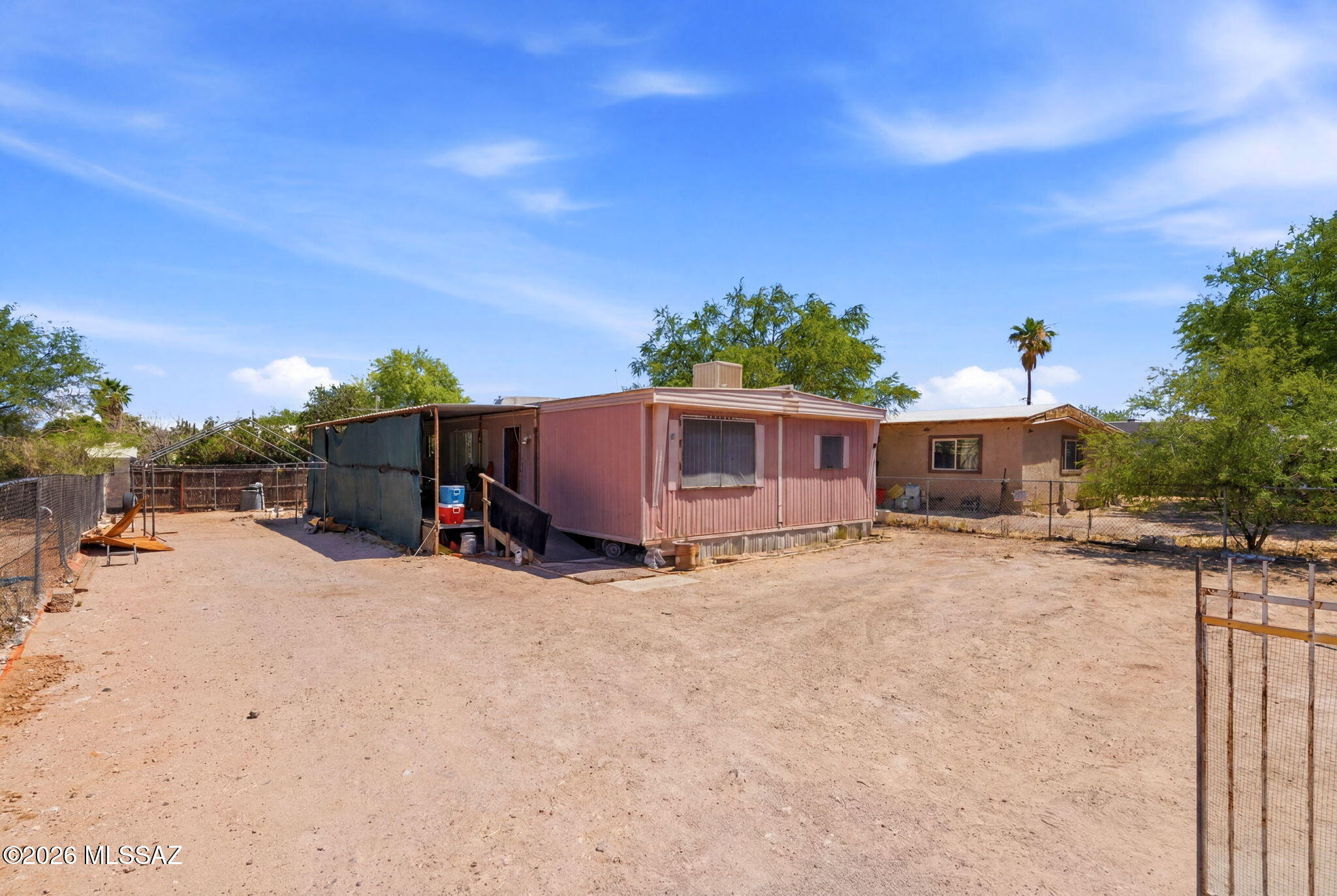 Los Ranchitos - Residential
